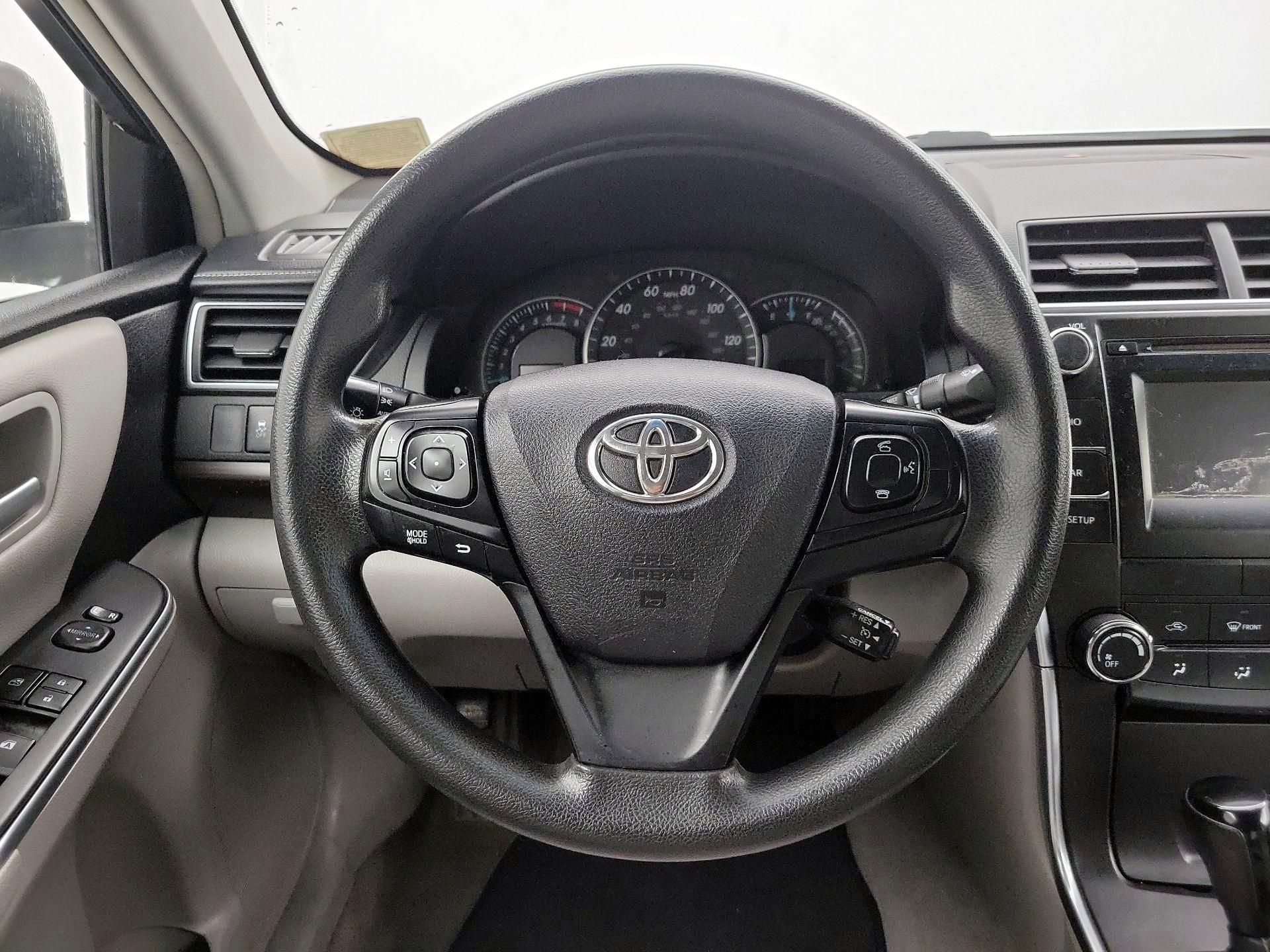 Thumbnail: 2015 Toyota Camry - 10
