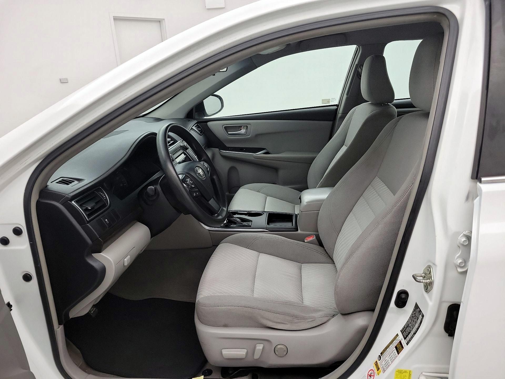 Thumbnail: 2015 Toyota Camry - 11