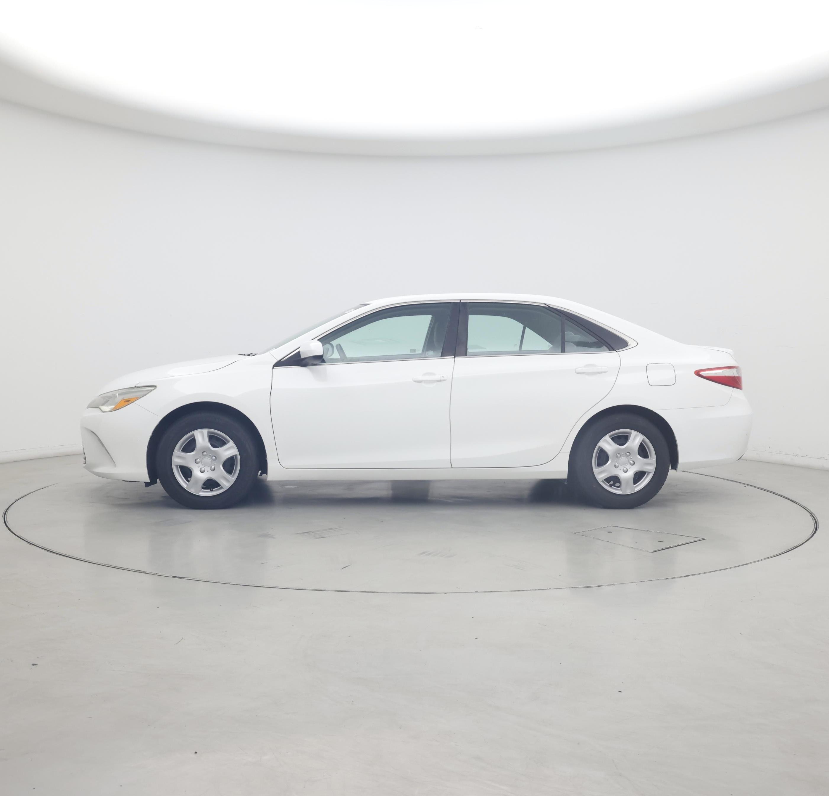 Thumbnail: 2015 Toyota Camry - 3