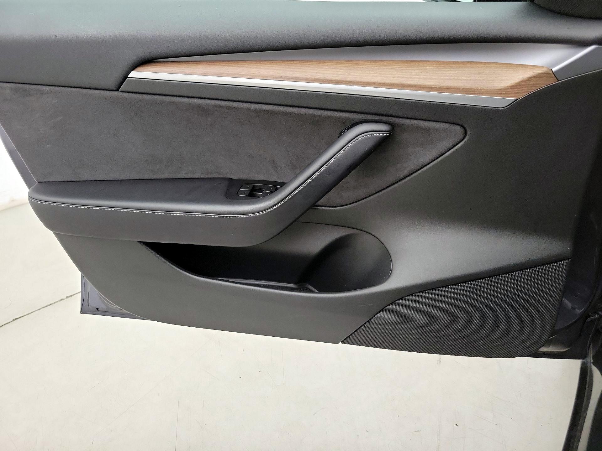 Thumbnail: 2022 Tesla Model 3 - 12