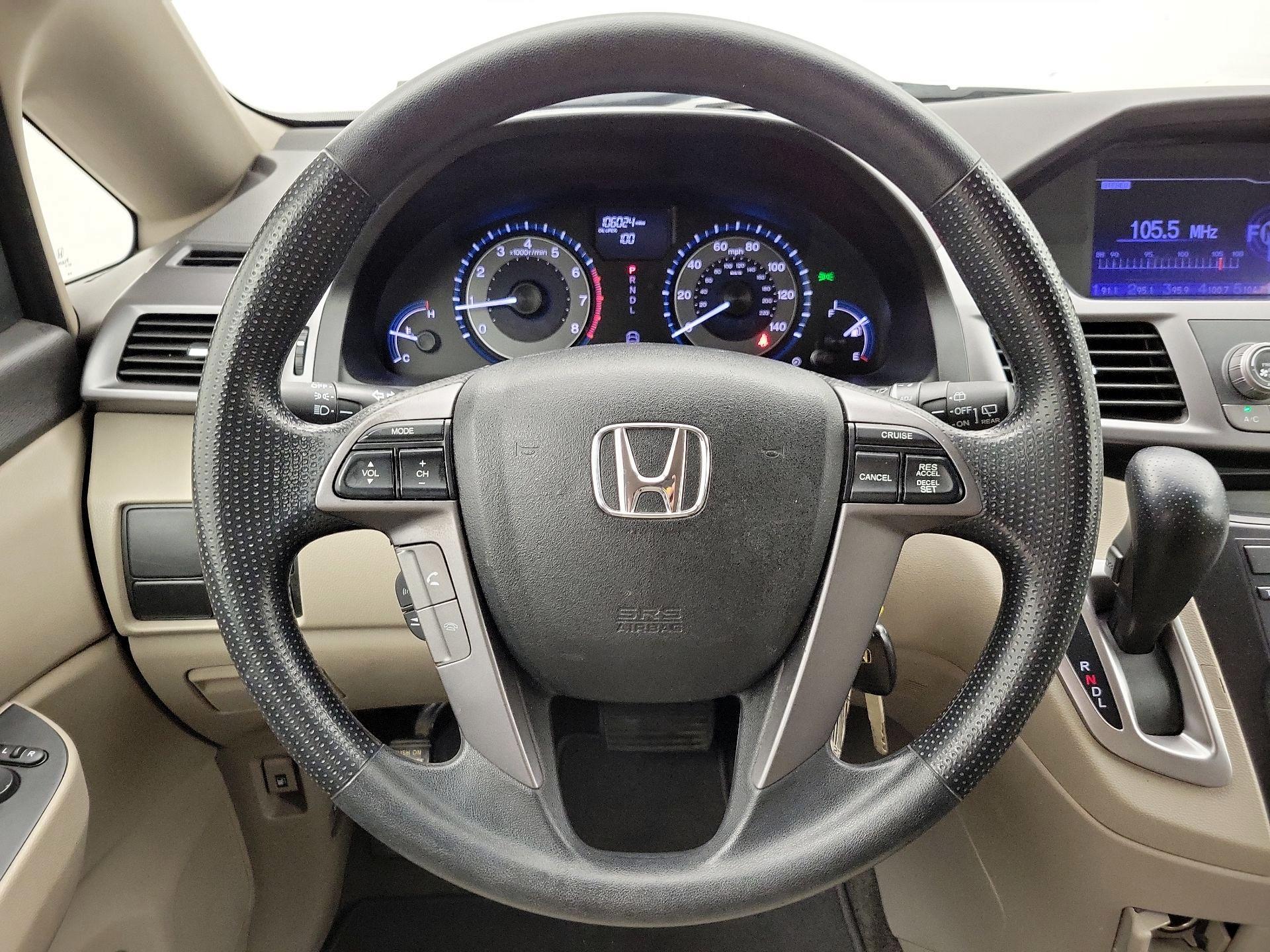 Thumbnail: 2013 Honda Odyssey - 10