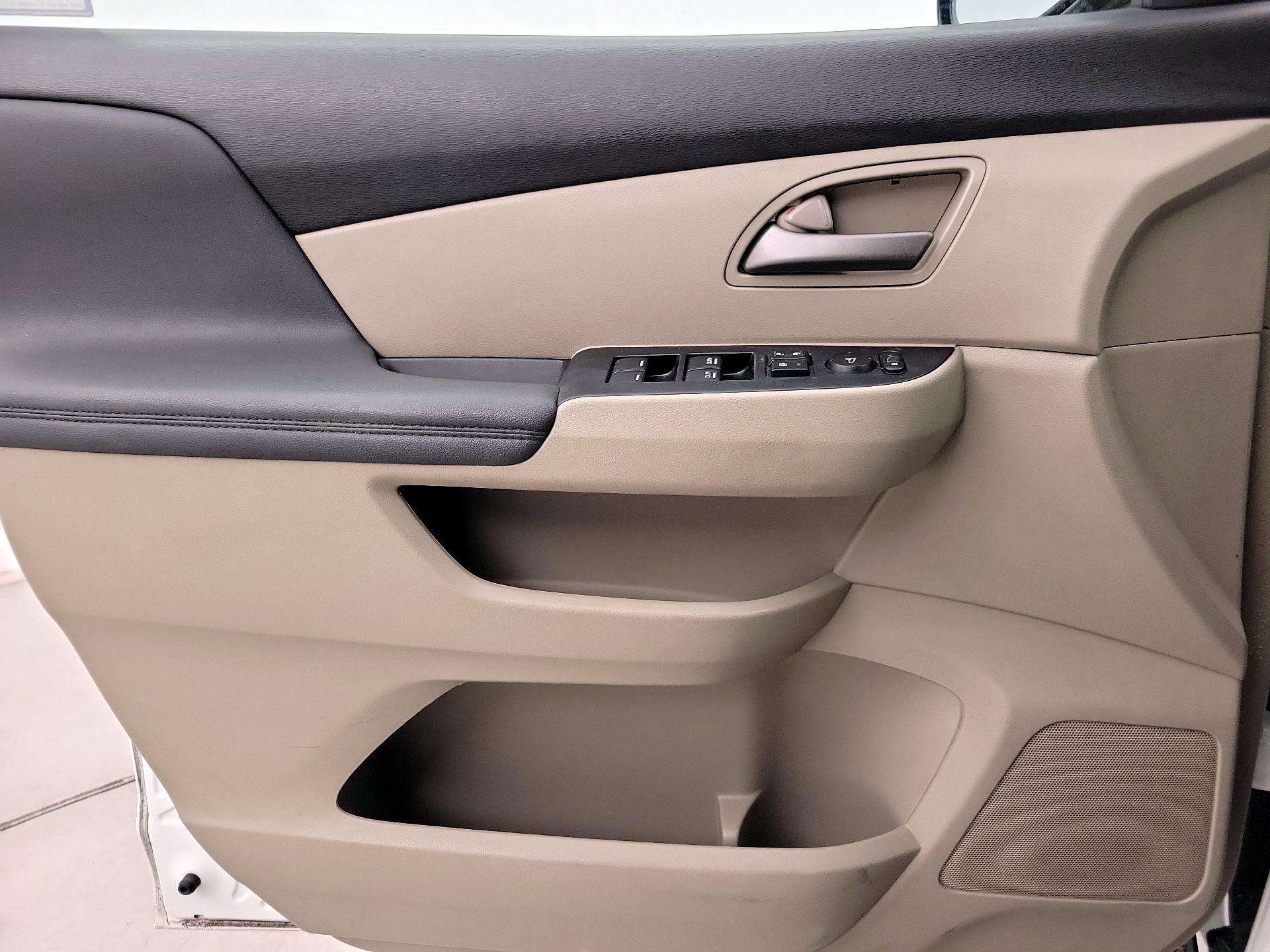 Thumbnail: 2013 Honda Odyssey - 12