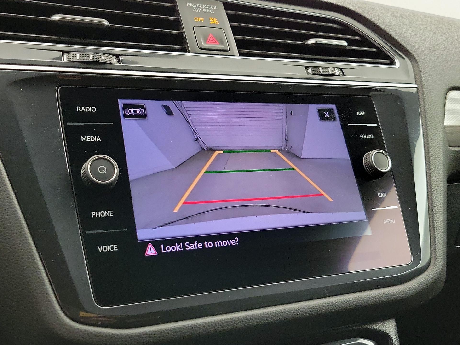 Thumbnail: 2021 Volkswagen Tiguan - 14
