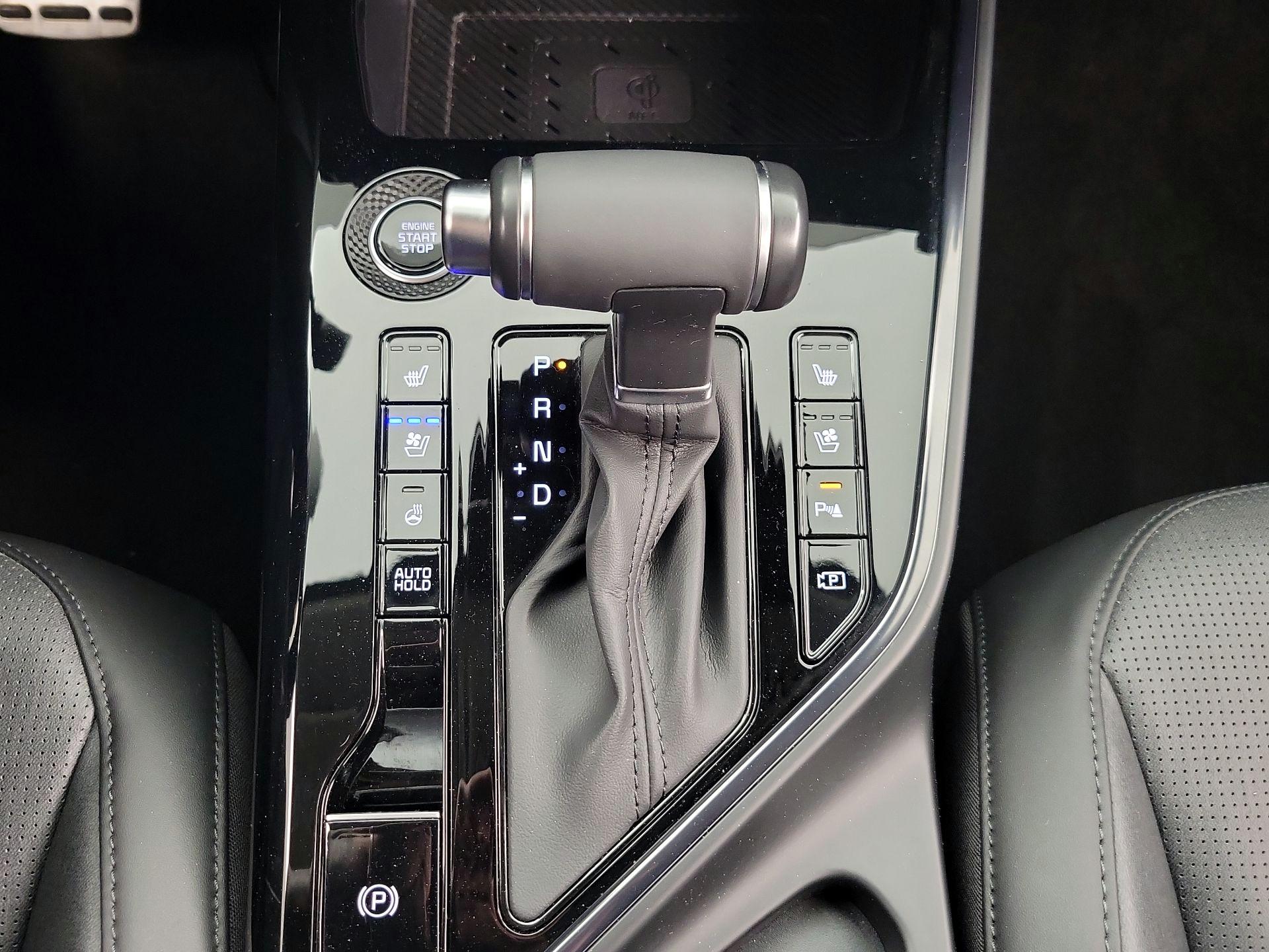 Thumbnail: 2023 Kia Niro - 18