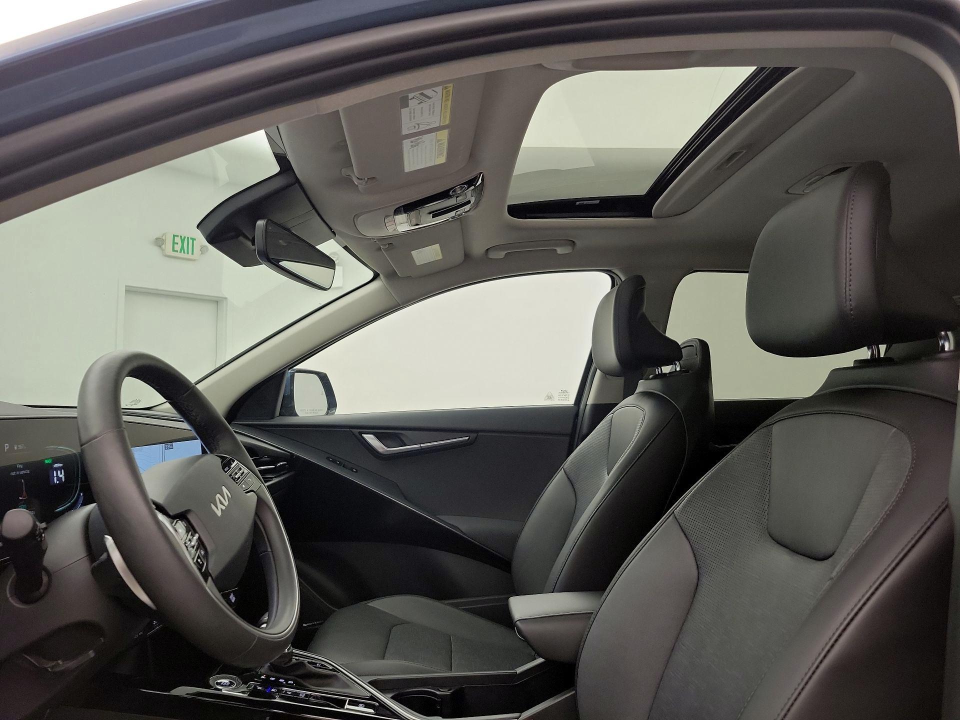 Thumbnail: 2023 Kia Niro - 20