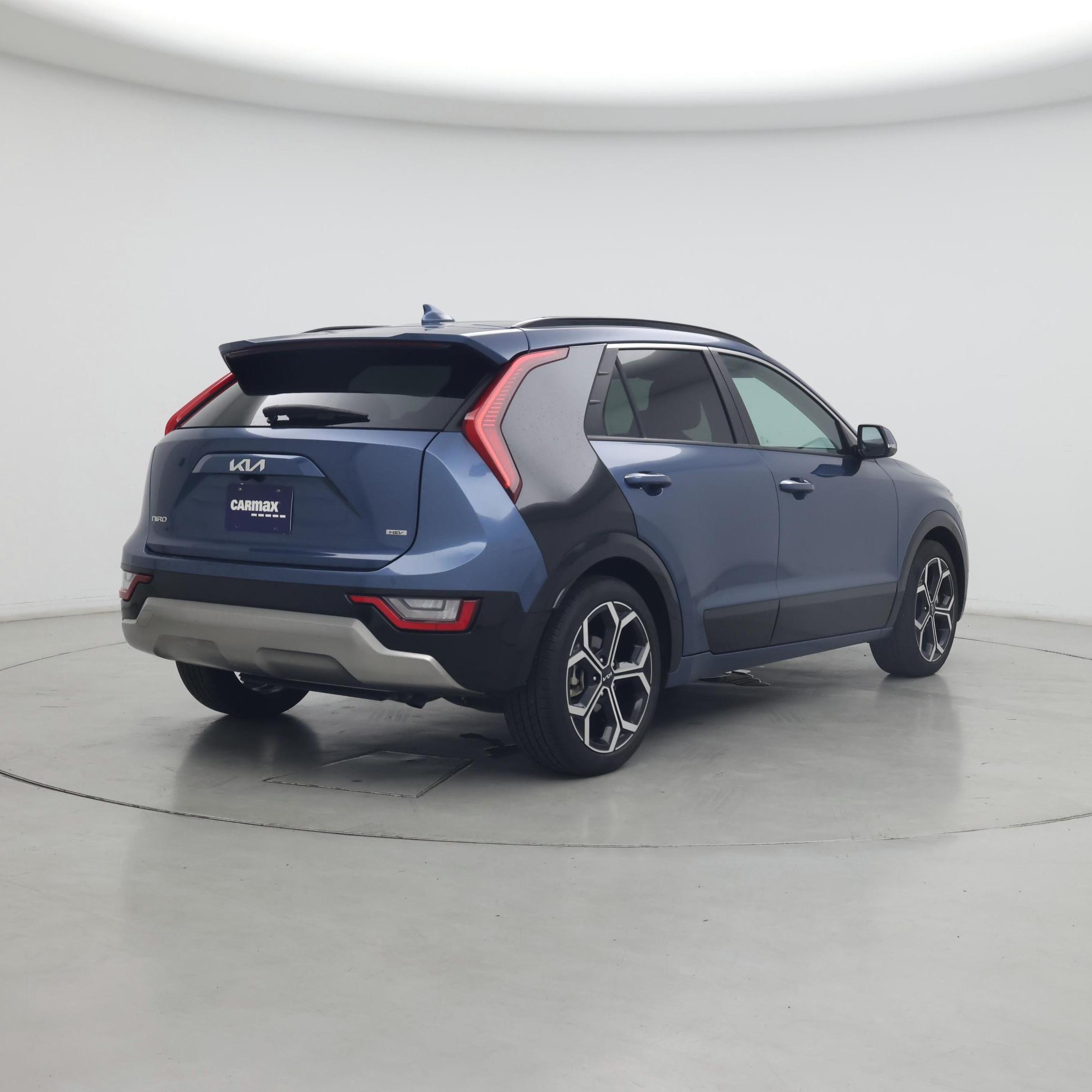 Thumbnail: 2023 Kia Niro - 8