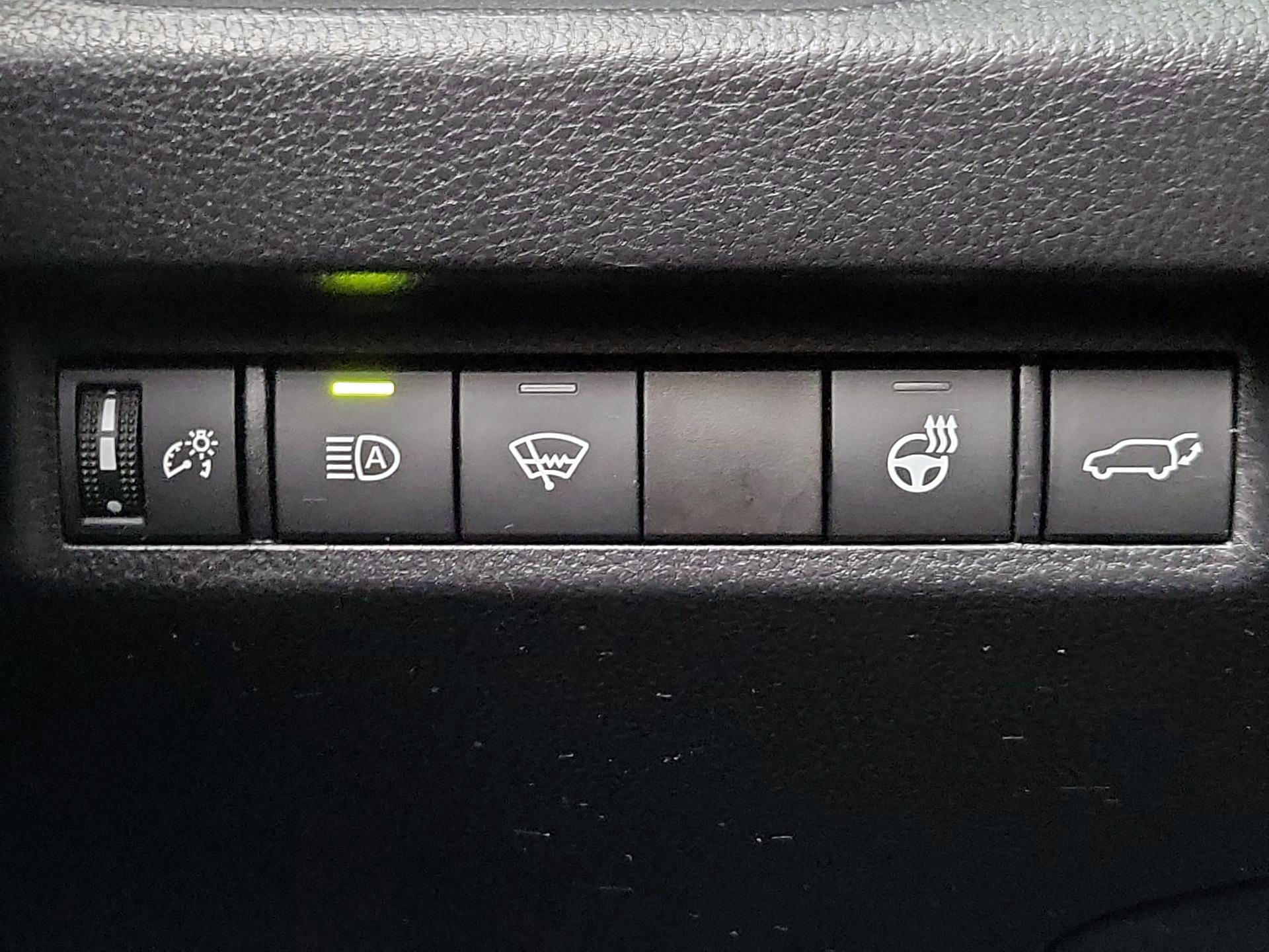 Thumbnail: 2022 Toyota RAV4 - 13