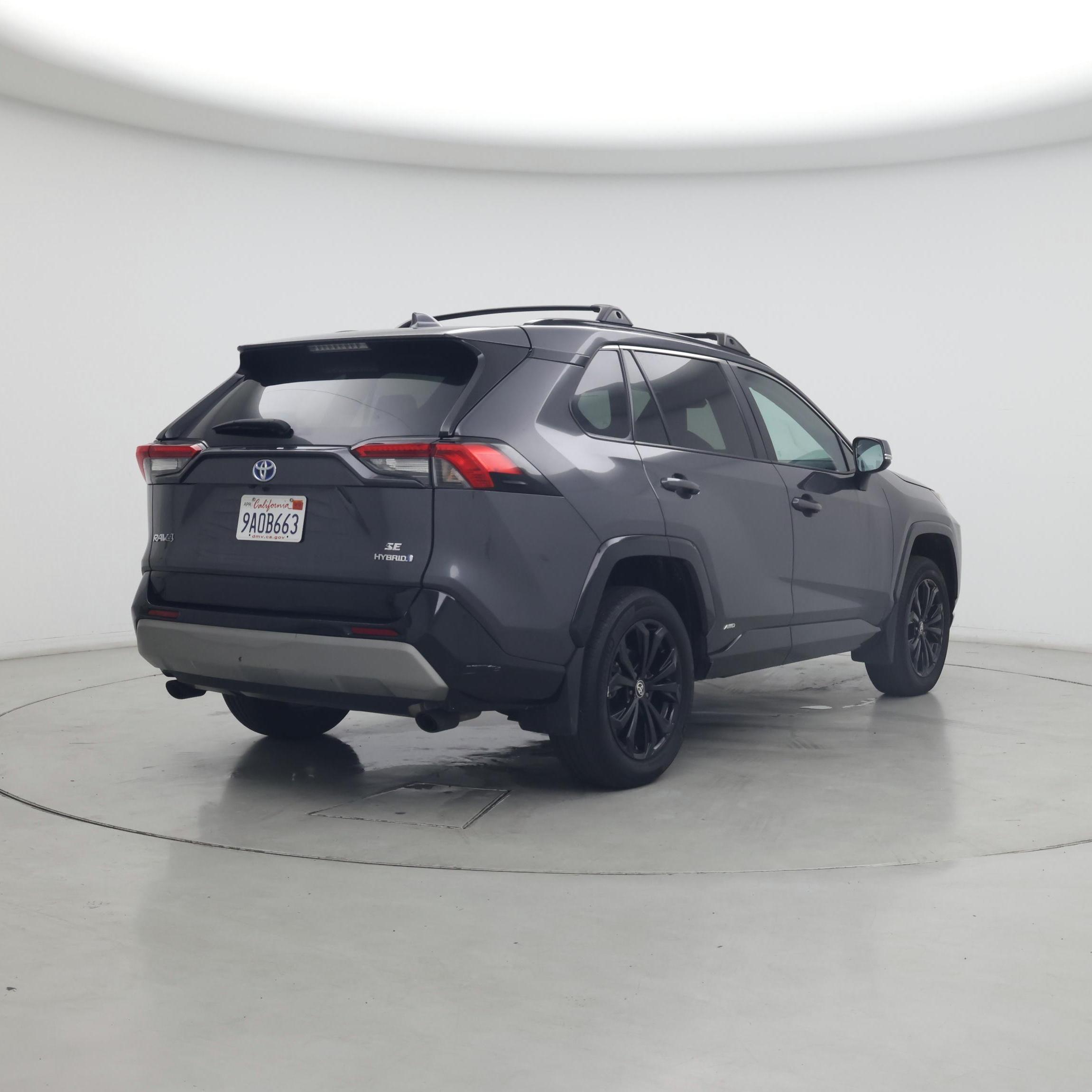 Thumbnail: 2022 Toyota RAV4 - 8