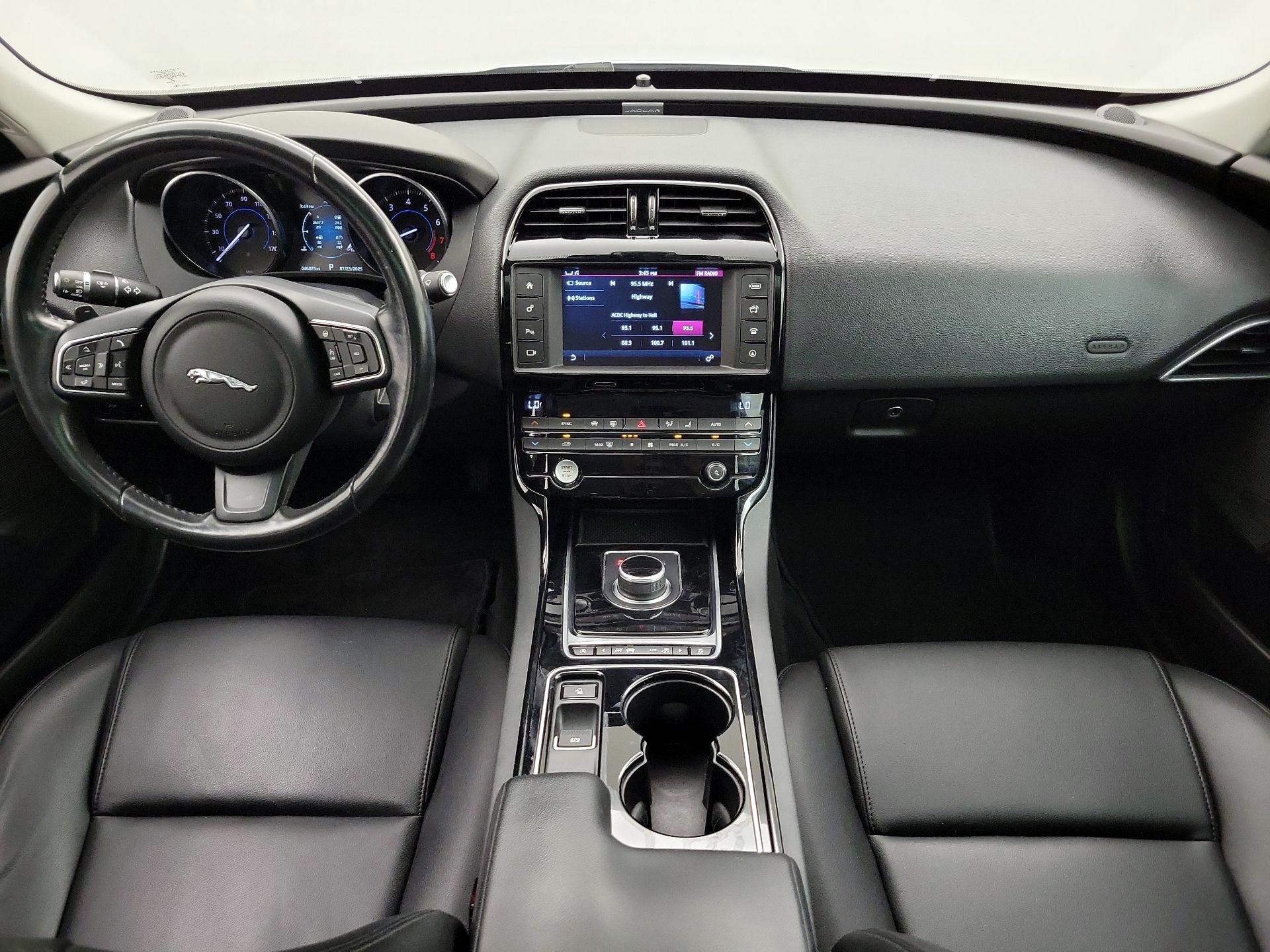 Thumbnail: 2017 Jaguar XE - 9