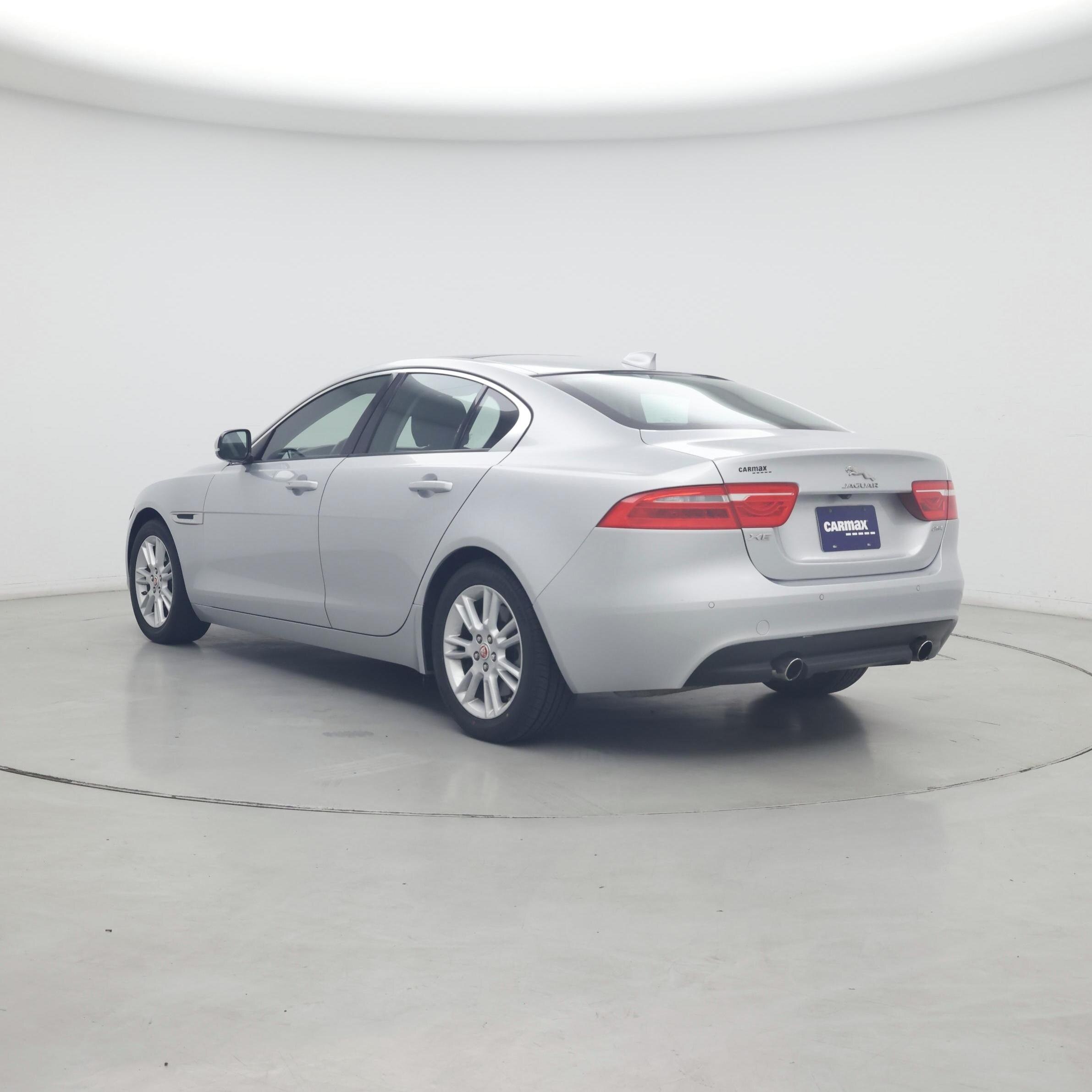 Thumbnail: 2017 Jaguar XE - 2