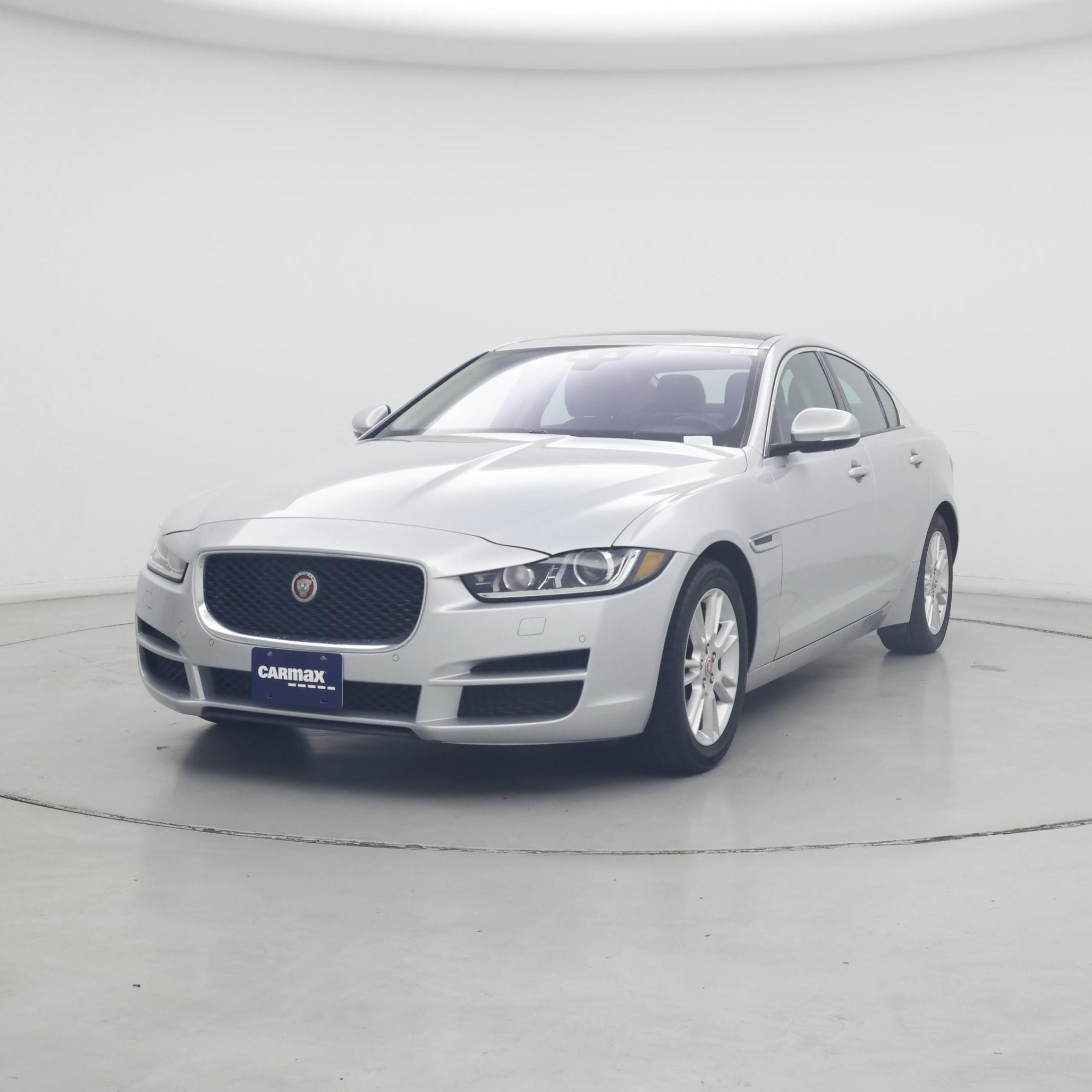 Thumbnail: 2017 Jaguar XE - 4