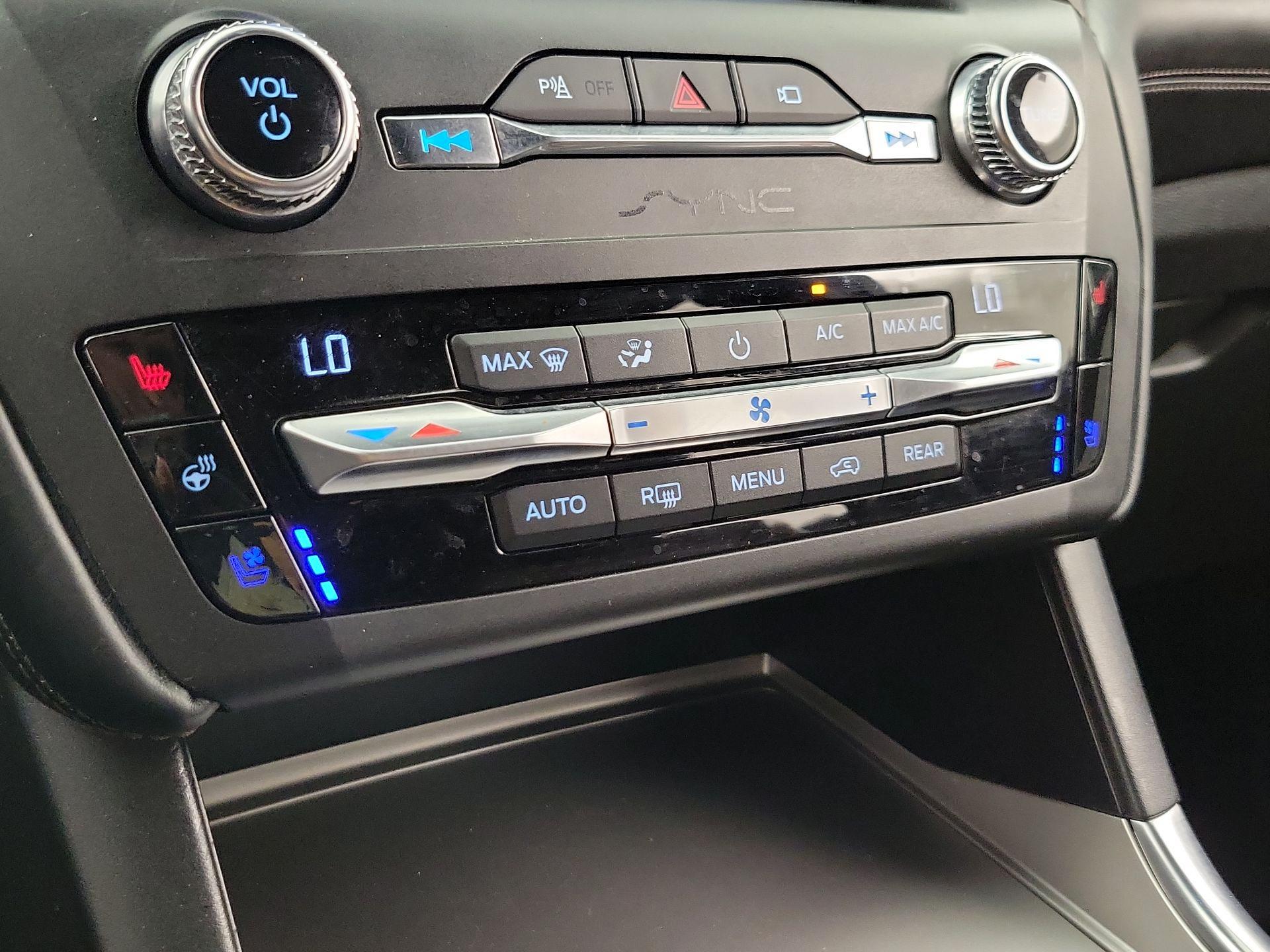 Thumbnail: 2020 Ford Explorer - 17