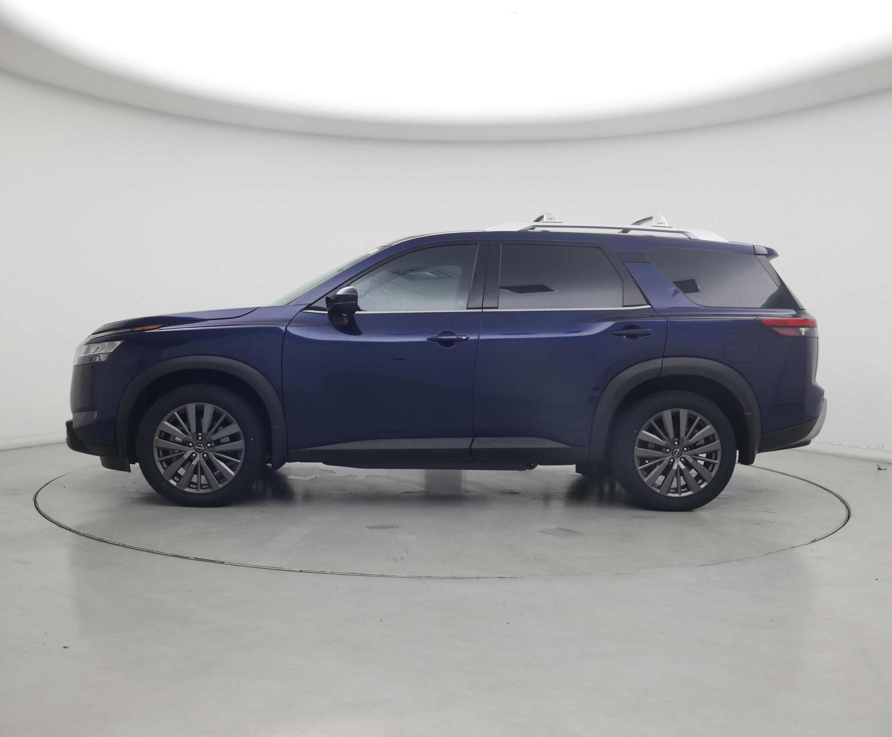 Thumbnail: 2022 Nissan Pathfinder - 3