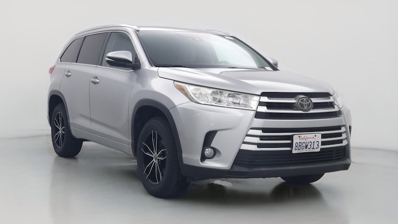2017 Toyota Highlander XLE Hero Image