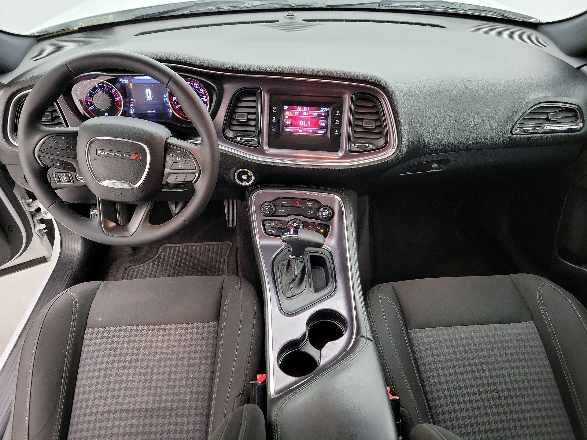 Thumbnail: 2017 Dodge Challenger - 9