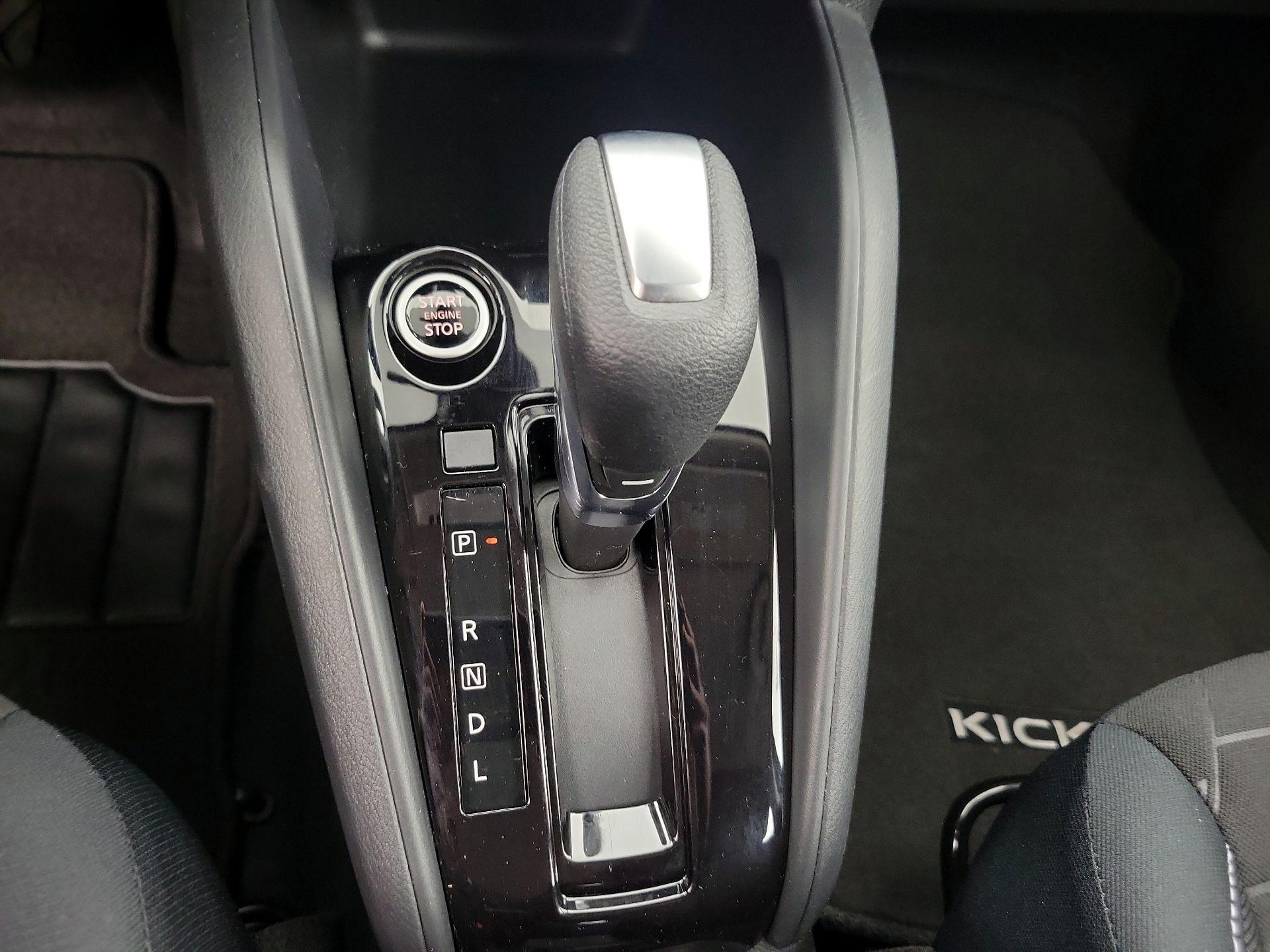 Thumbnail: 2022 Nissan Kicks - 17