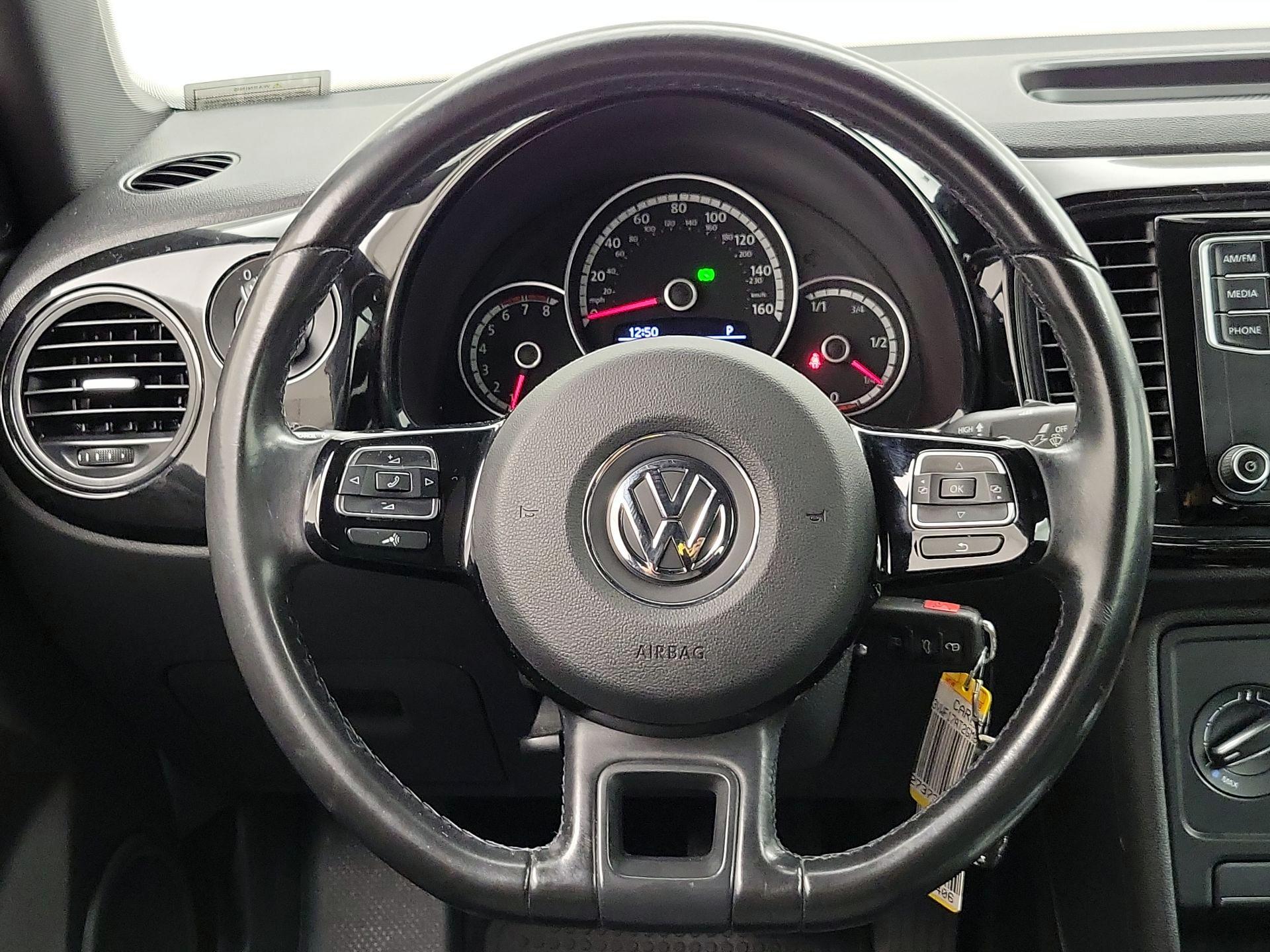 Thumbnail: 2016 Volkswagen Beetle - 10