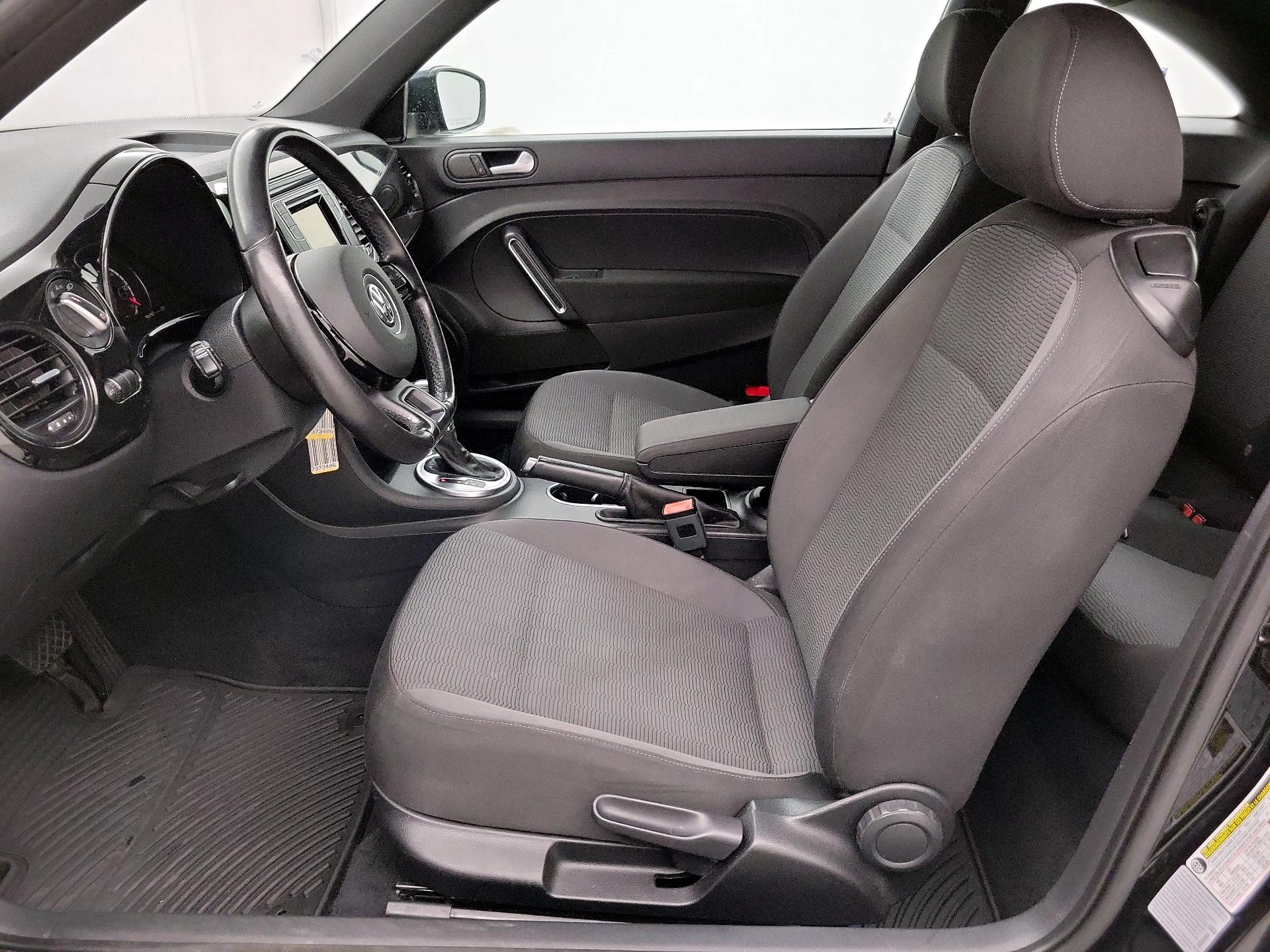 Thumbnail: 2016 Volkswagen Beetle - 11