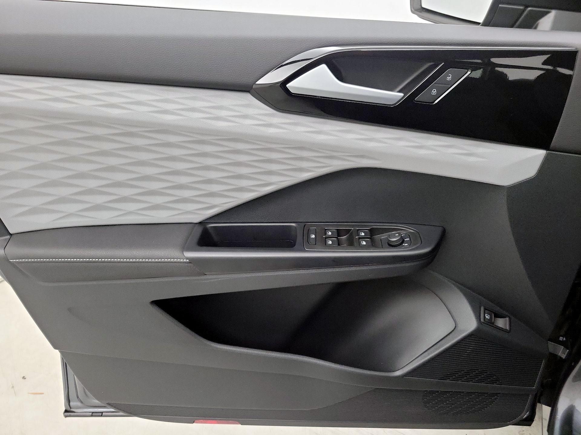 Thumbnail: 2024 Volkswagen Taos - 12