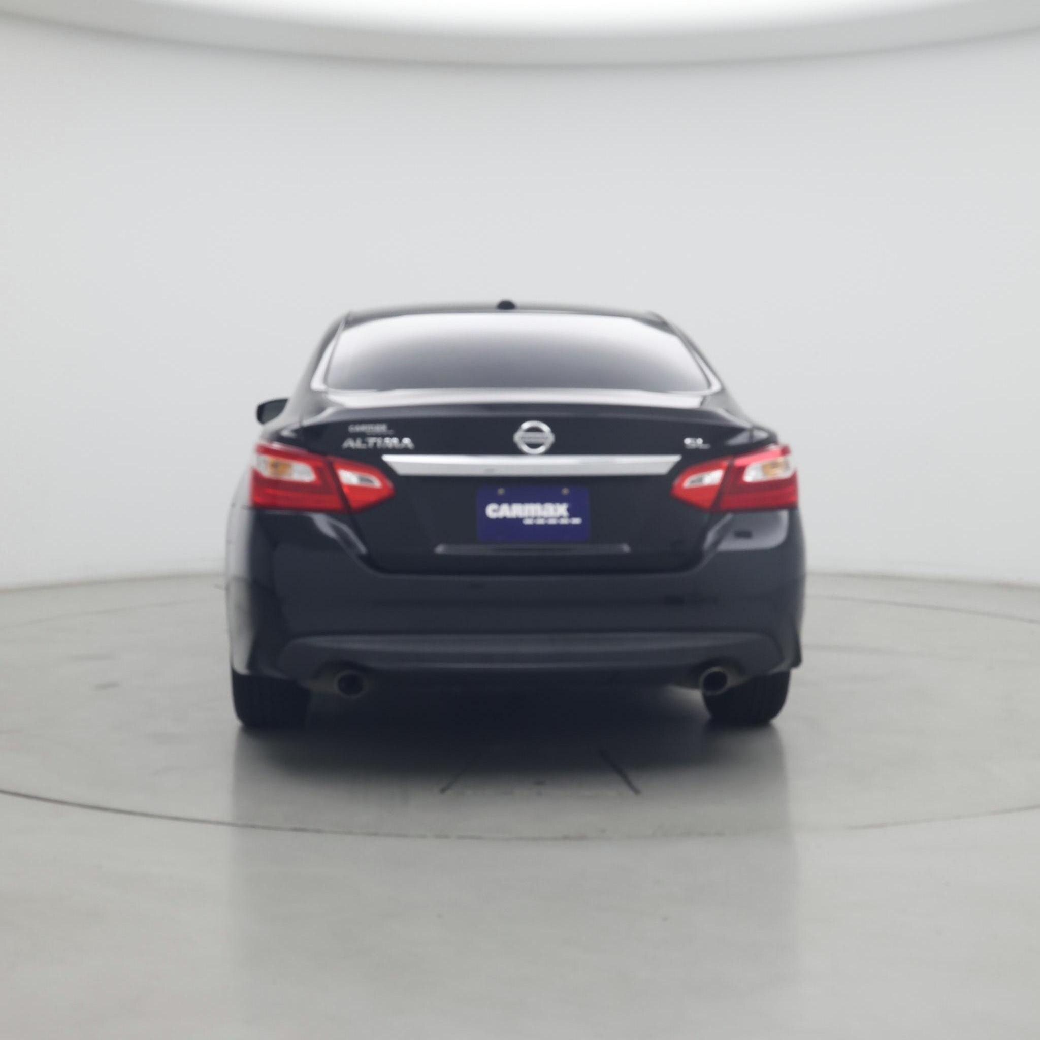 Thumbnail: 2017 Nissan Altima - 6