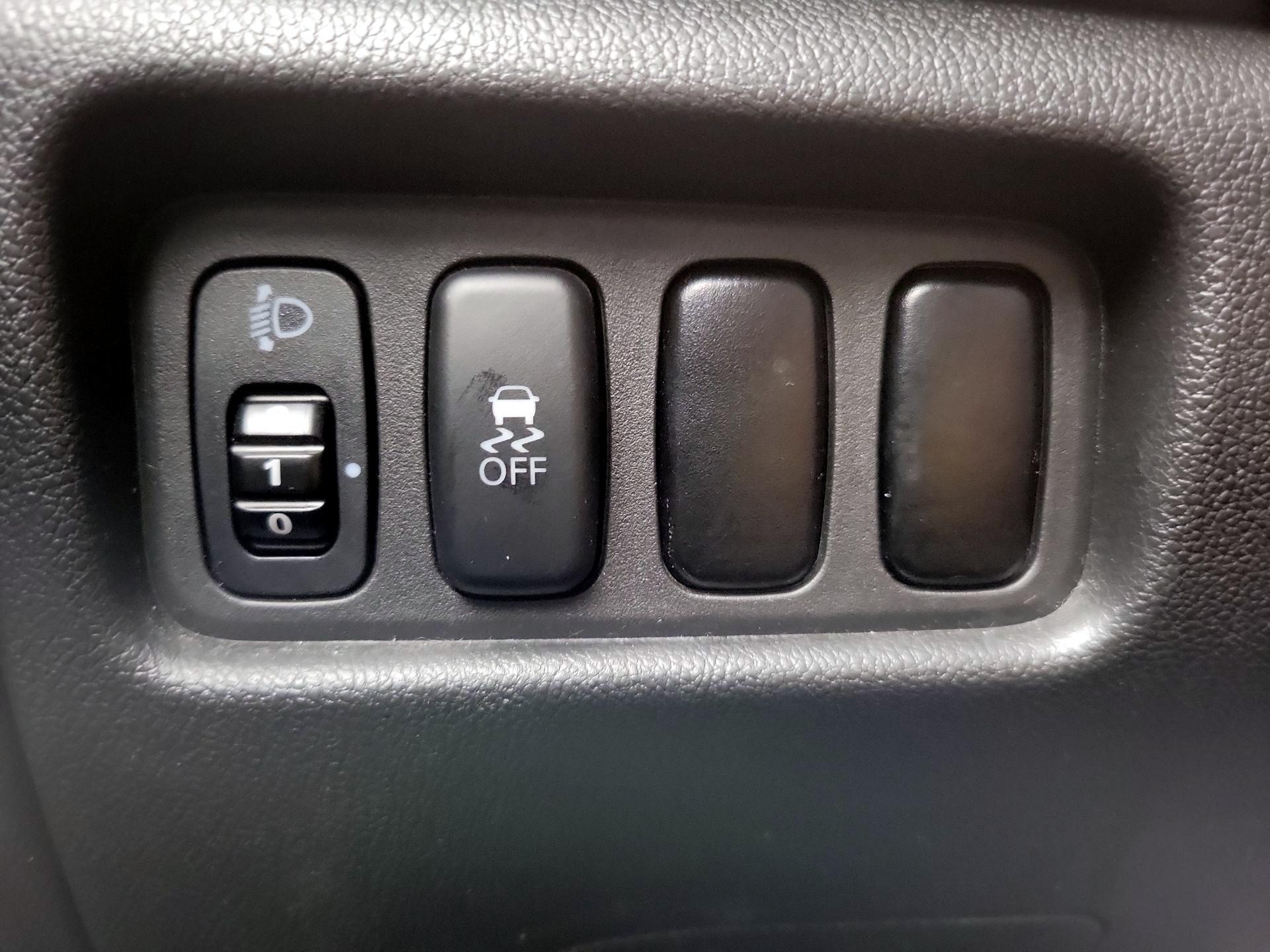 Thumbnail: 2016 Mitsubishi Outlander Sport - 13
