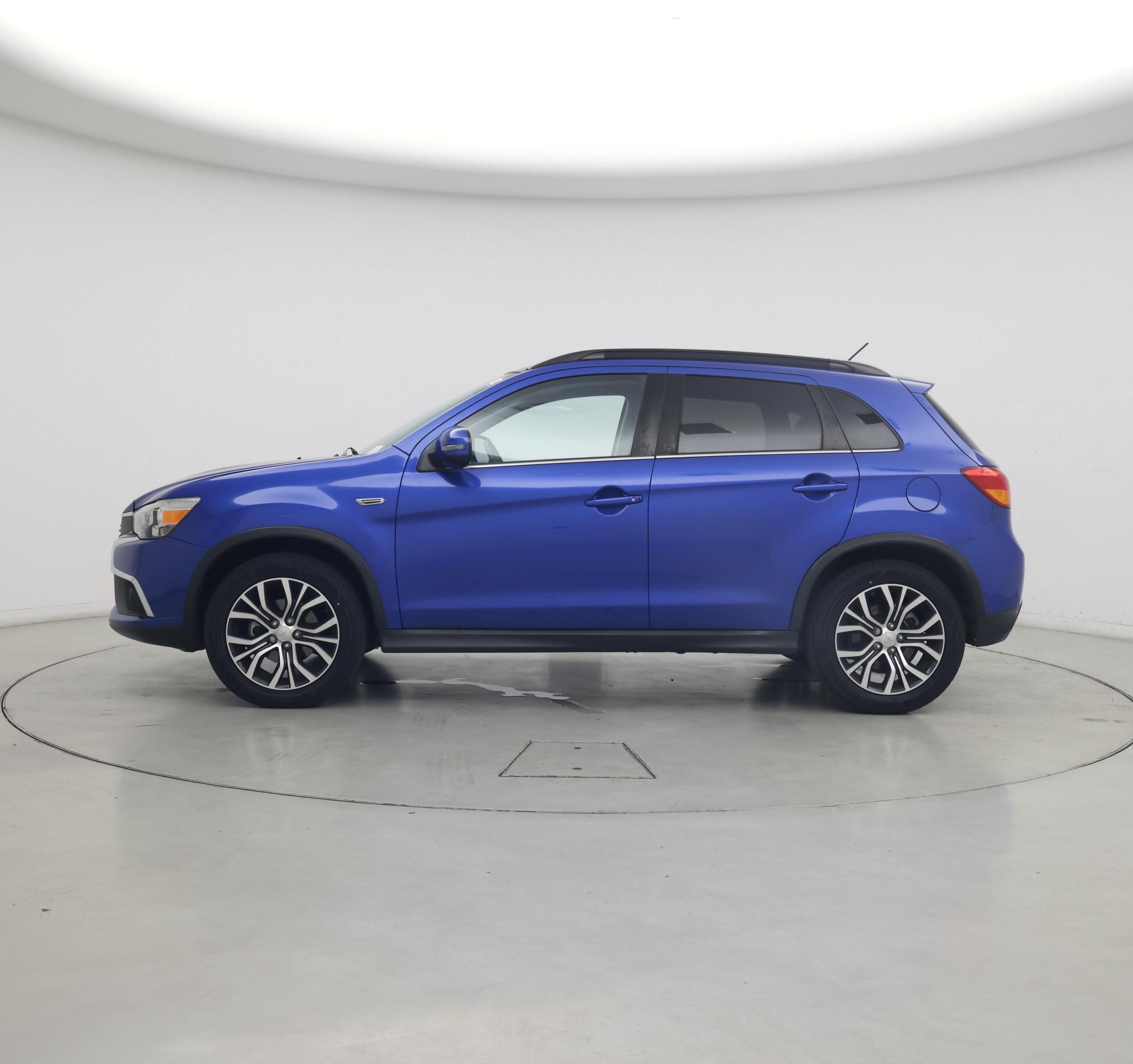 Thumbnail: 2016 Mitsubishi Outlander Sport - 3