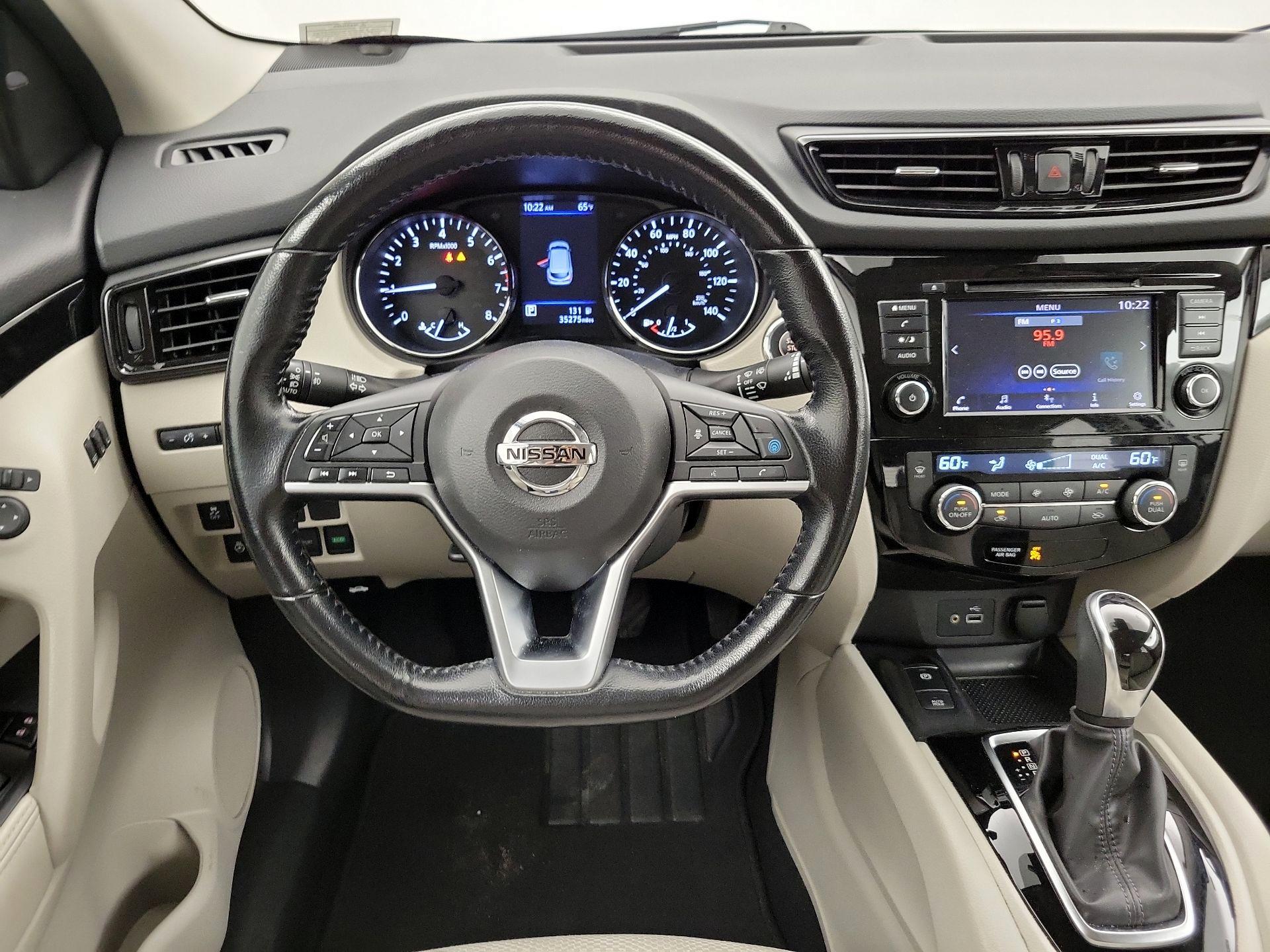 Thumbnail: 2022 Nissan Rogue - 10