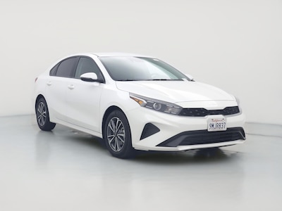 White 2024 Kia Forte LXS