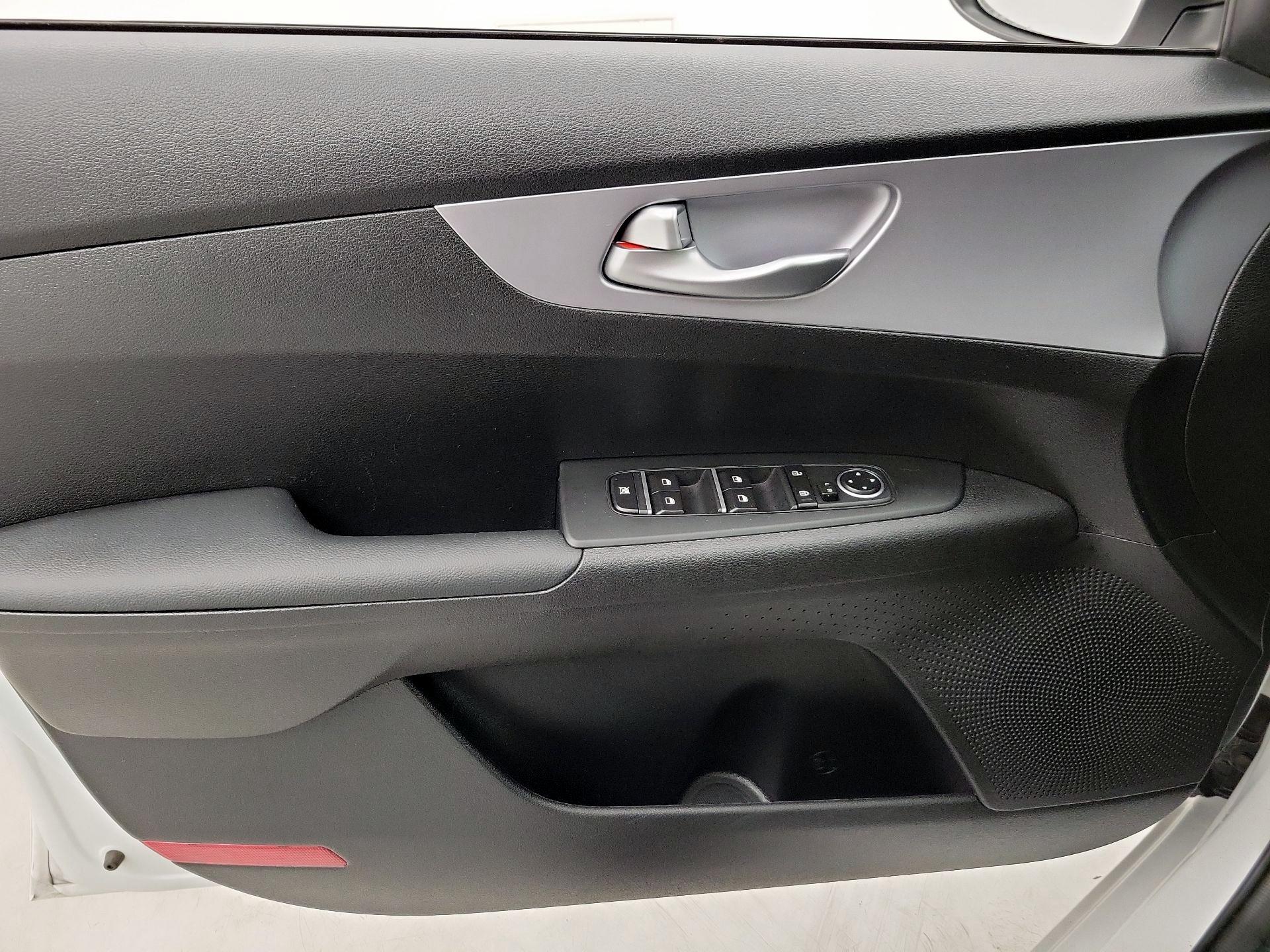Thumbnail: 2024 Kia Forte - 12
