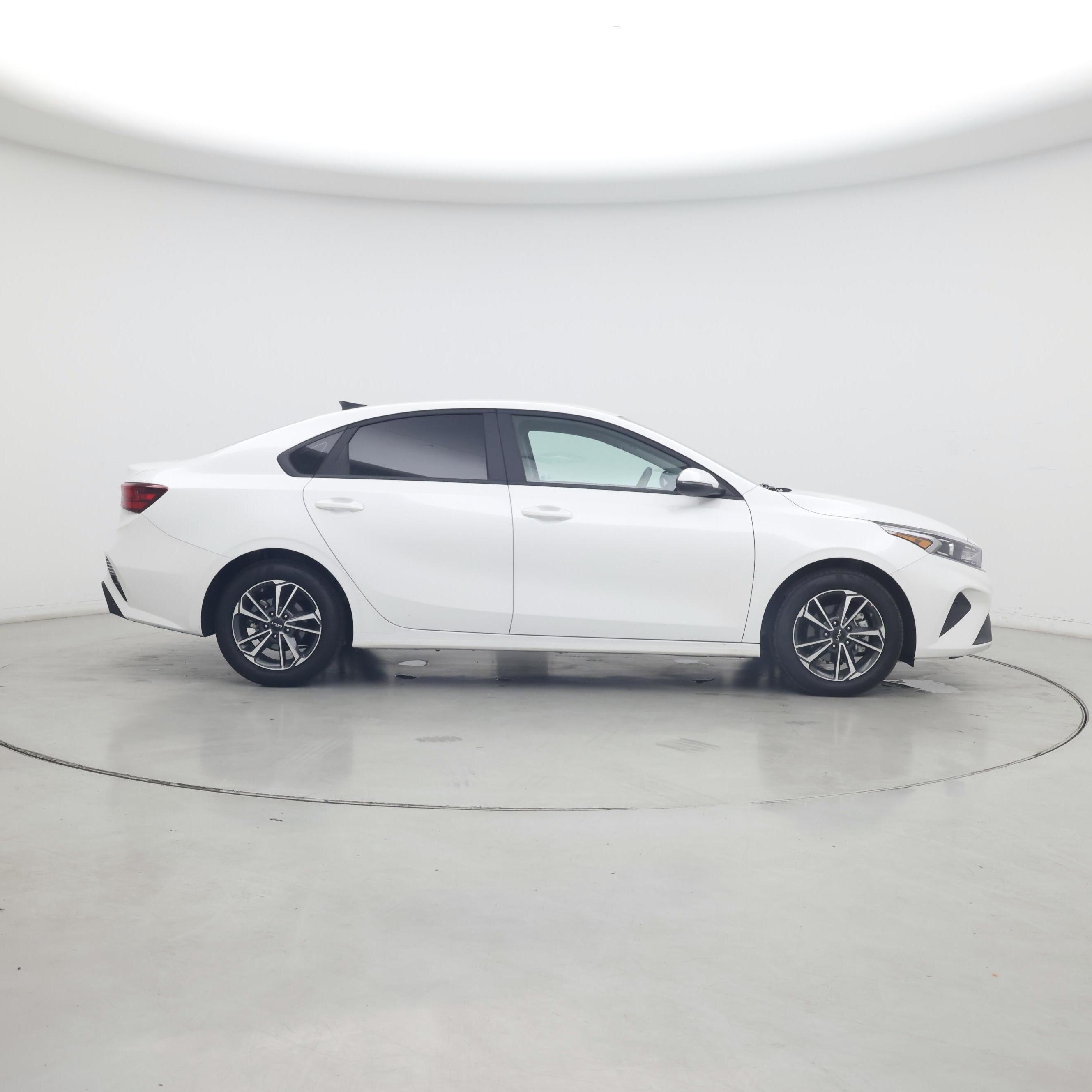 Thumbnail: 2024 Kia Forte - 7