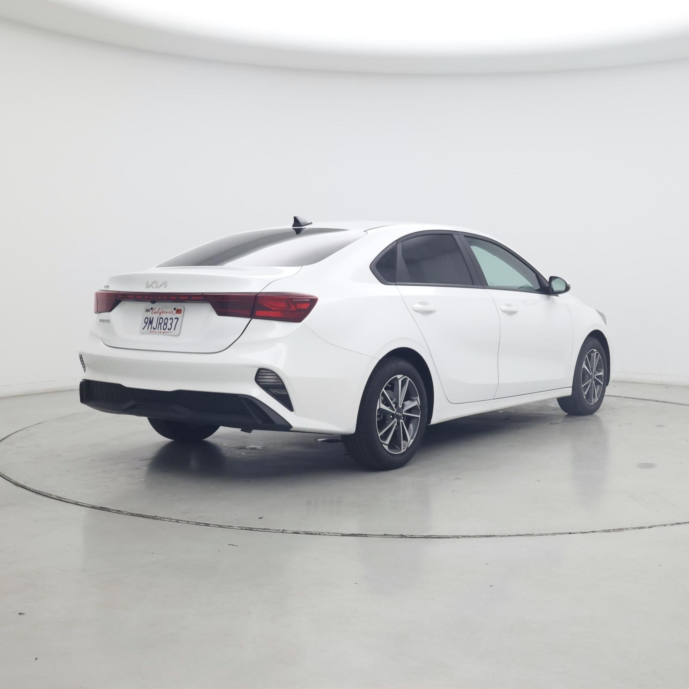 Thumbnail: 2024 Kia Forte - 8