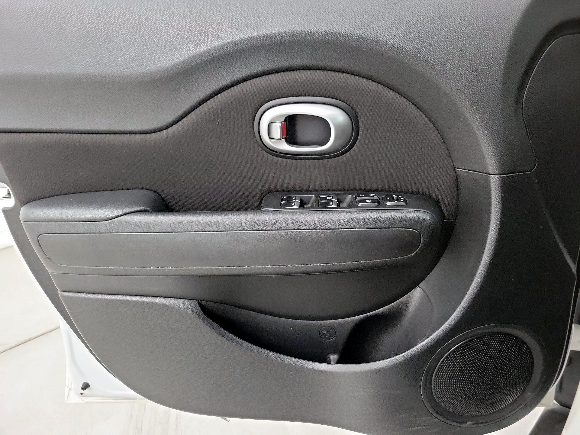 Thumbnail: 2017 Kia Soul - 12