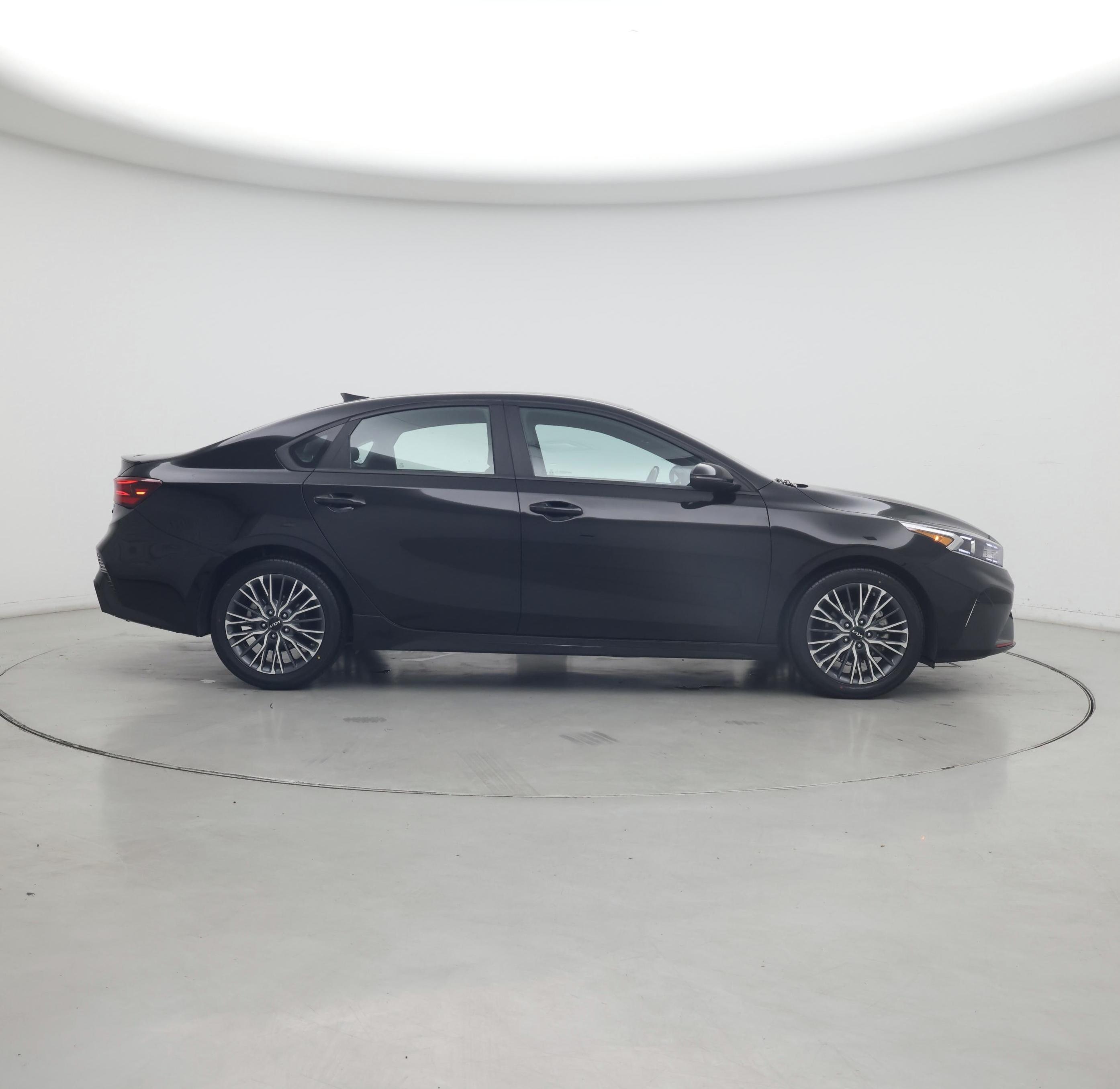 Thumbnail: 2023 Kia Forte - 7