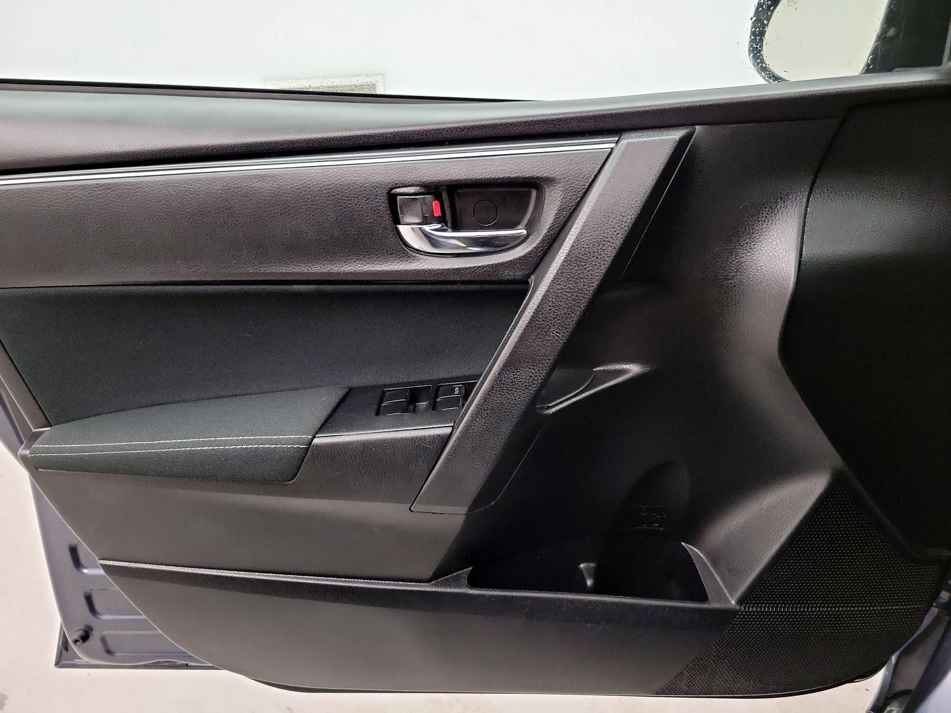 Thumbnail: 2017 Toyota Corolla - 12