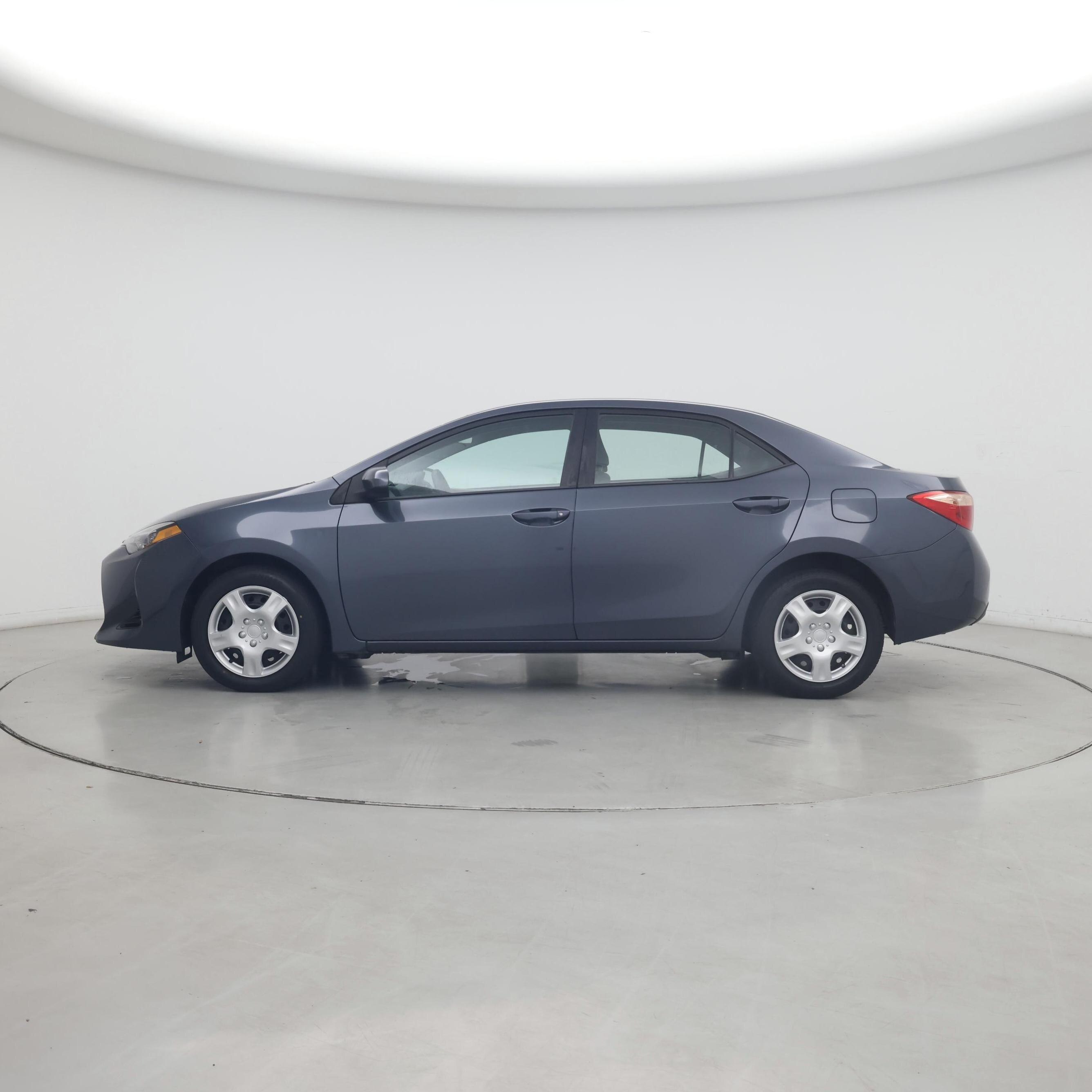 Thumbnail: 2017 Toyota Corolla - 3