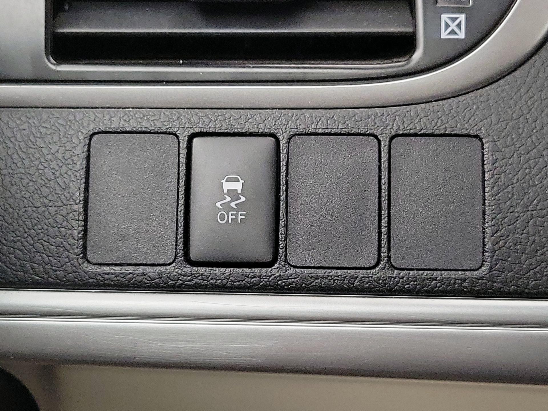 Thumbnail: 2013 Toyota Camry - 13