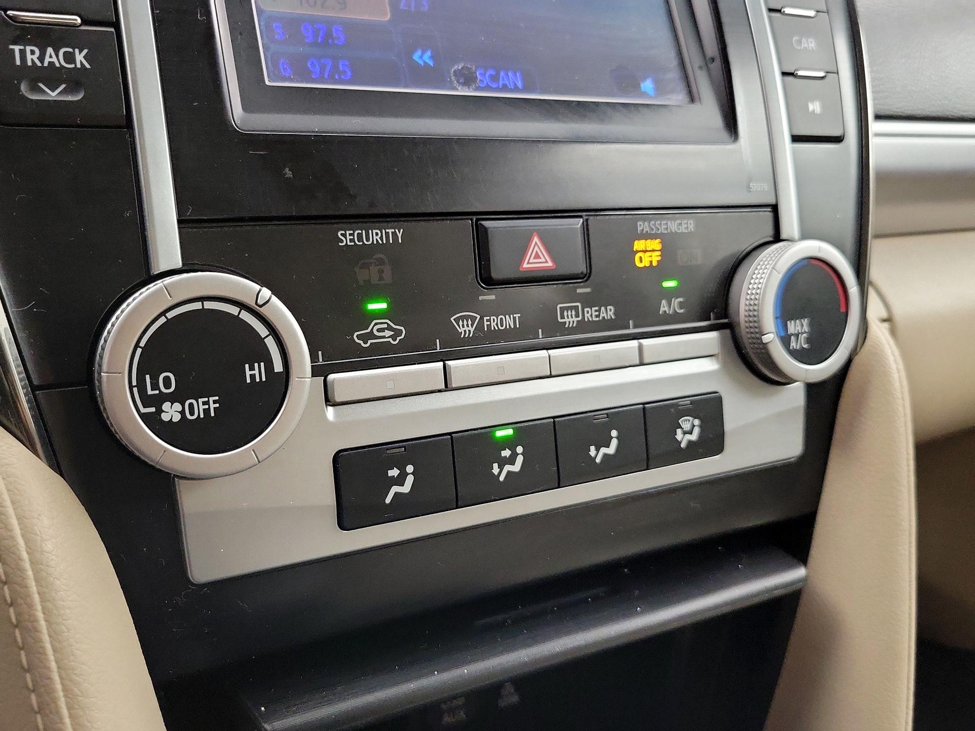Thumbnail: 2013 Toyota Camry - 15