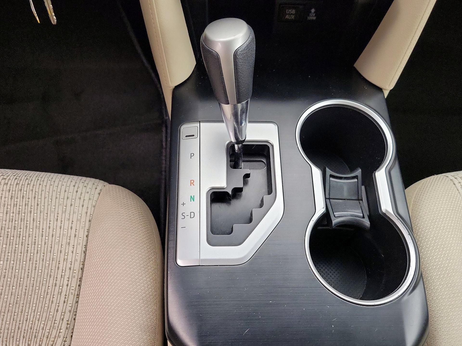 Thumbnail: 2013 Toyota Camry - 16