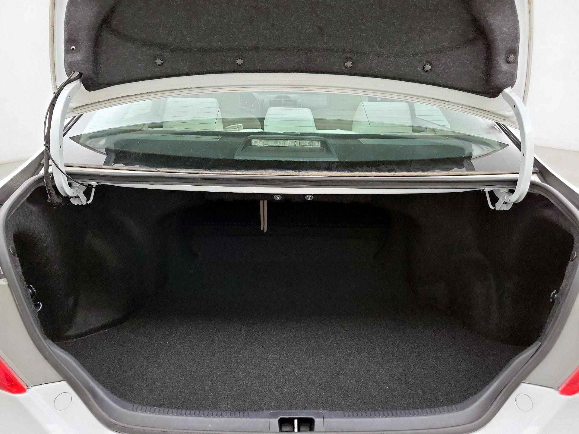 Thumbnail: 2013 Toyota Camry - 19