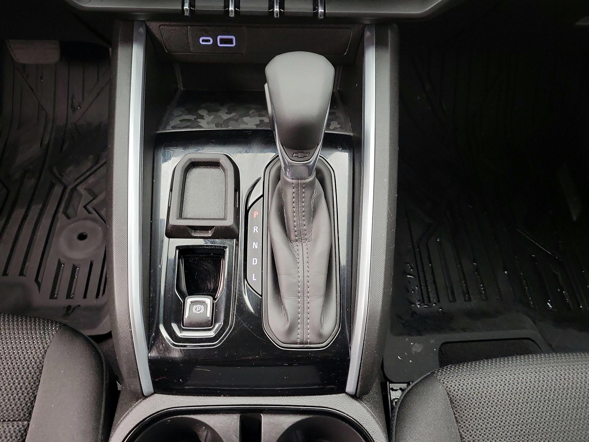 Thumbnail: 2023 Chevrolet Colorado - 18