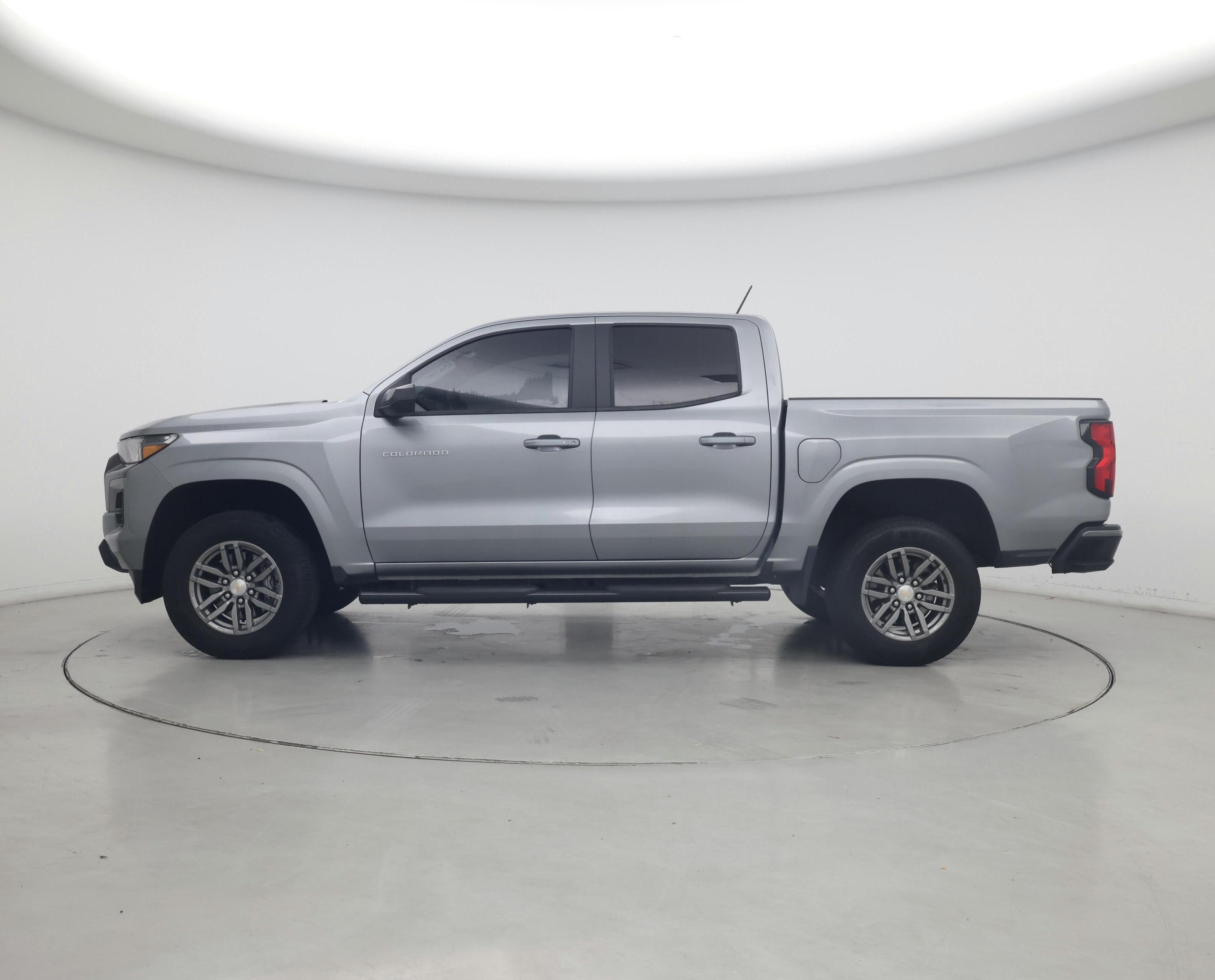 Thumbnail: 2023 Chevrolet Colorado - 3