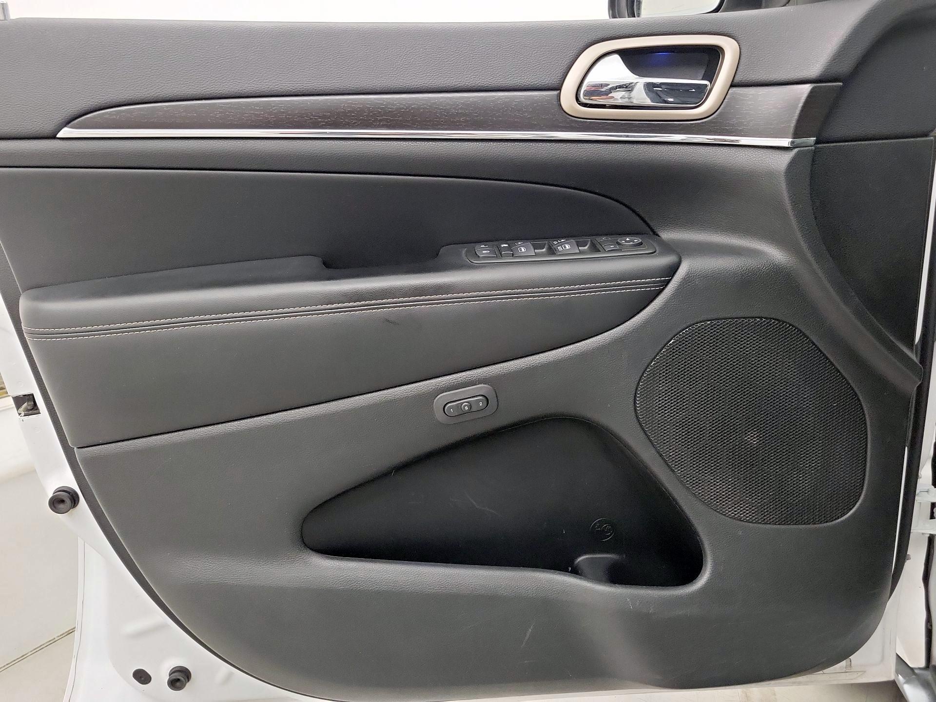 Thumbnail: 2014 Jeep Grand Cherokee - 12