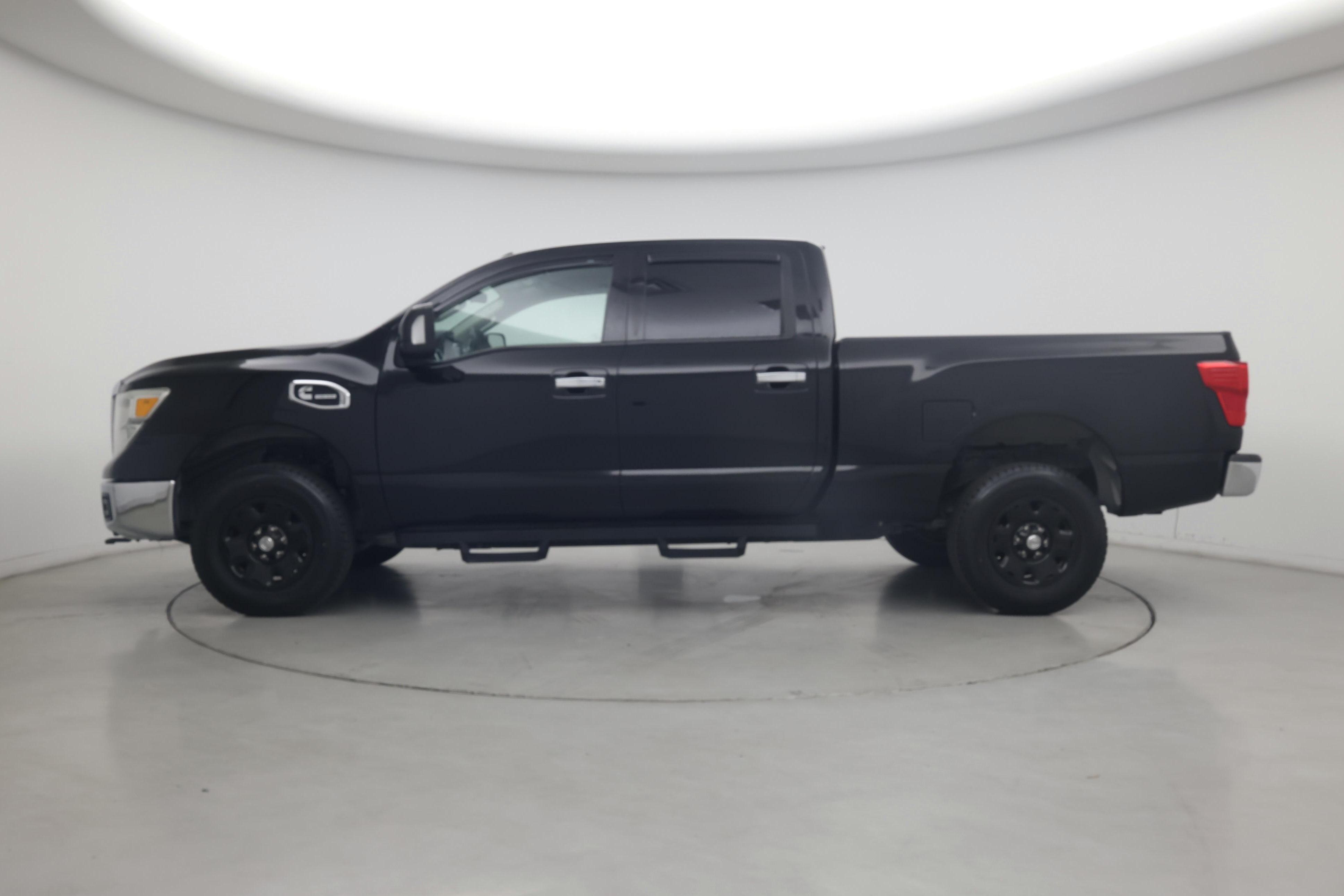 Thumbnail: 2017 Nissan Titan - 3