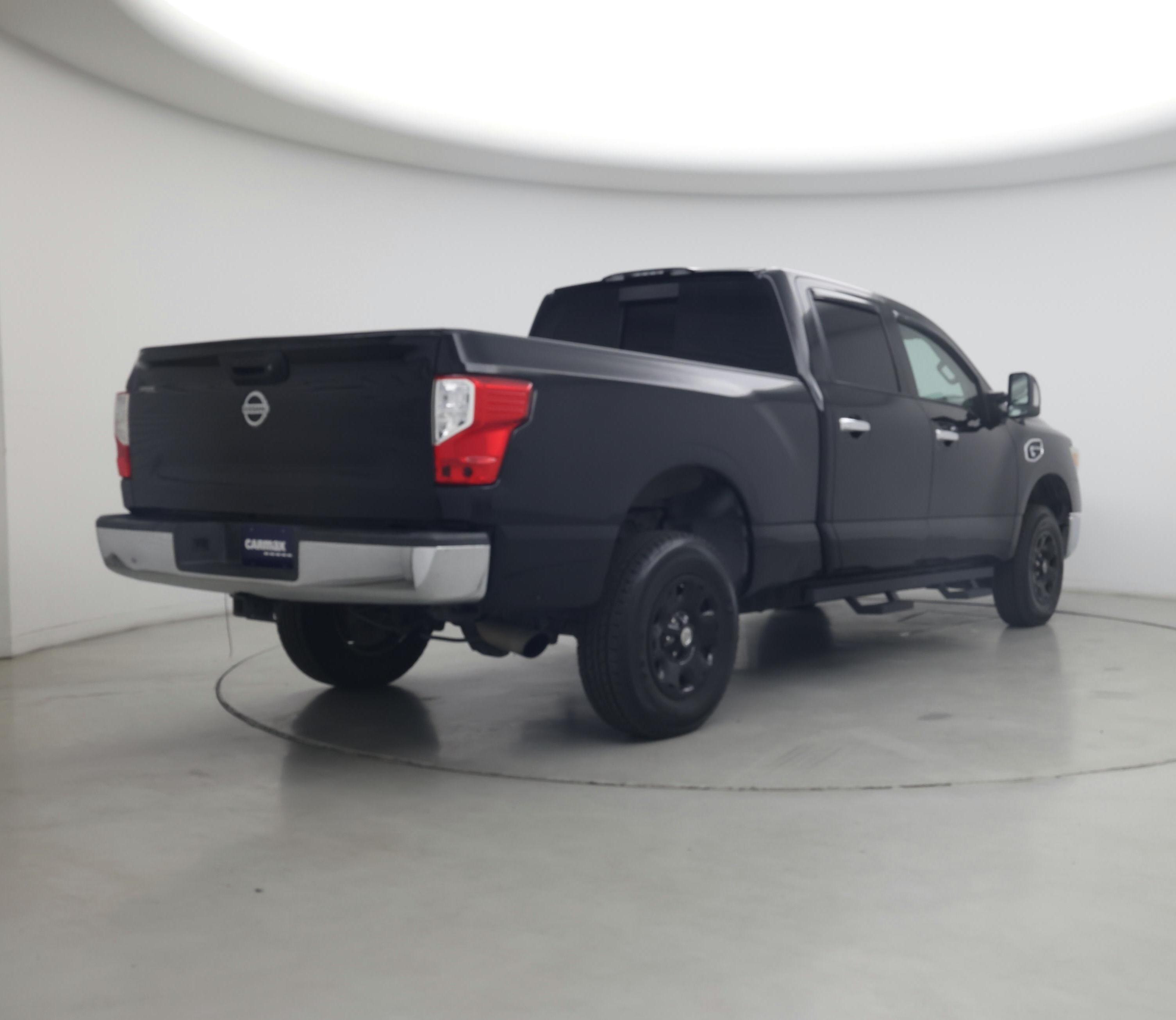 Thumbnail: 2017 Nissan Titan - 8