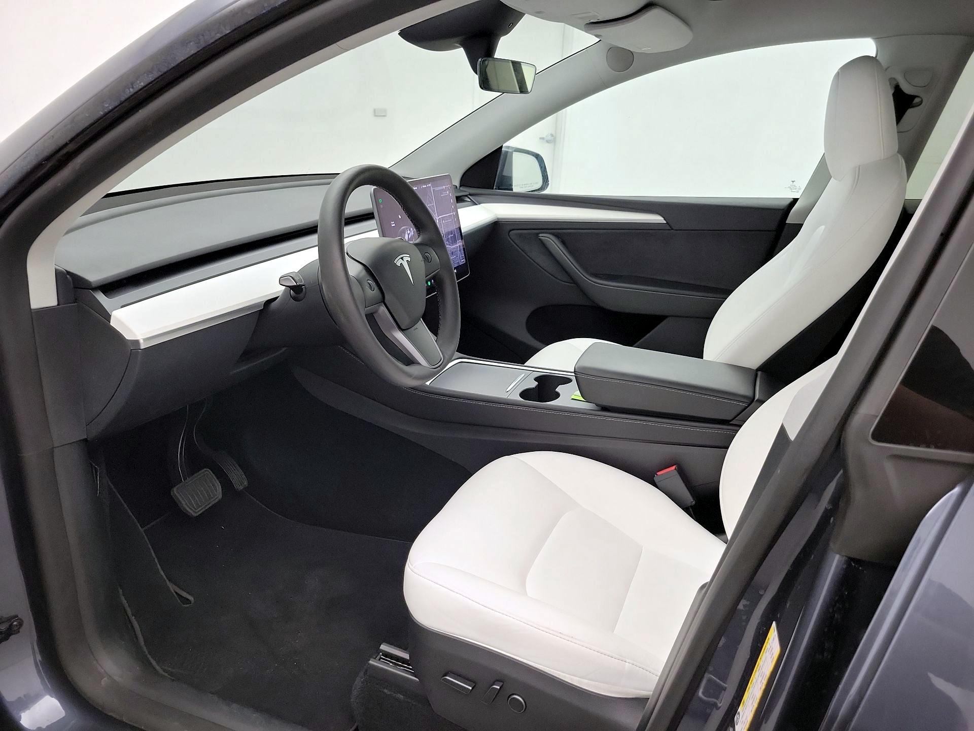 Thumbnail: 2023 Tesla Model Y - 11