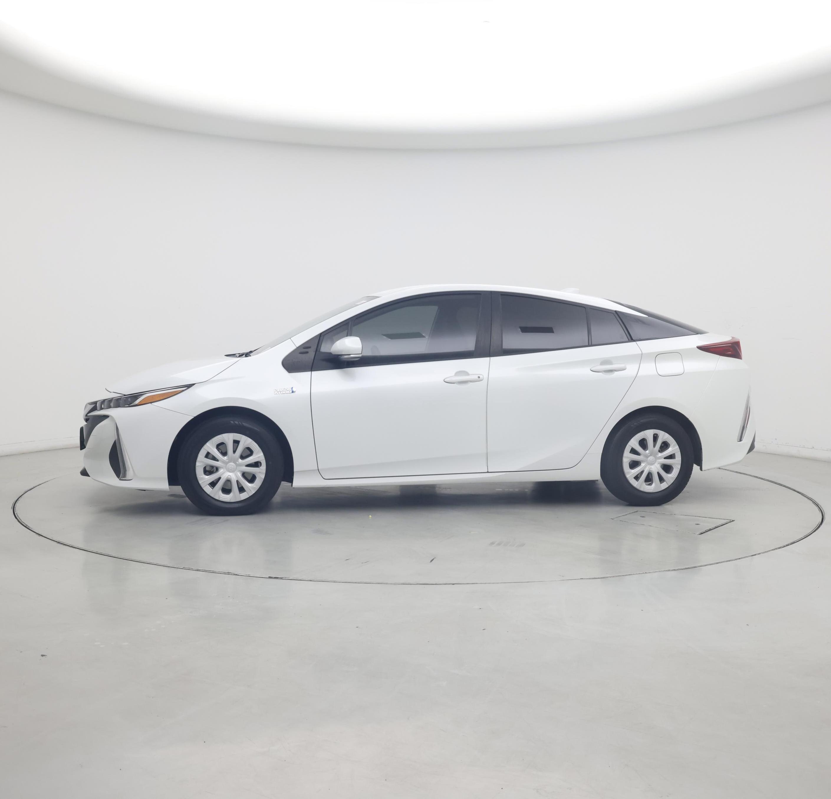 Thumbnail: 2021 Toyota Prius - 3