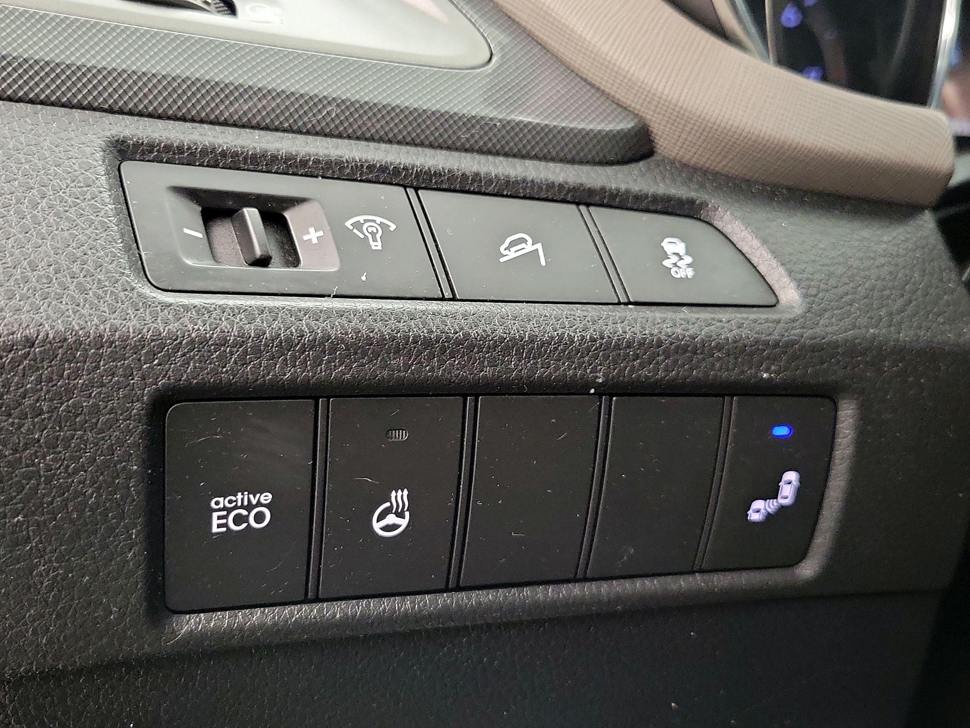 Thumbnail: 2015 Hyundai Santa Fe - 13