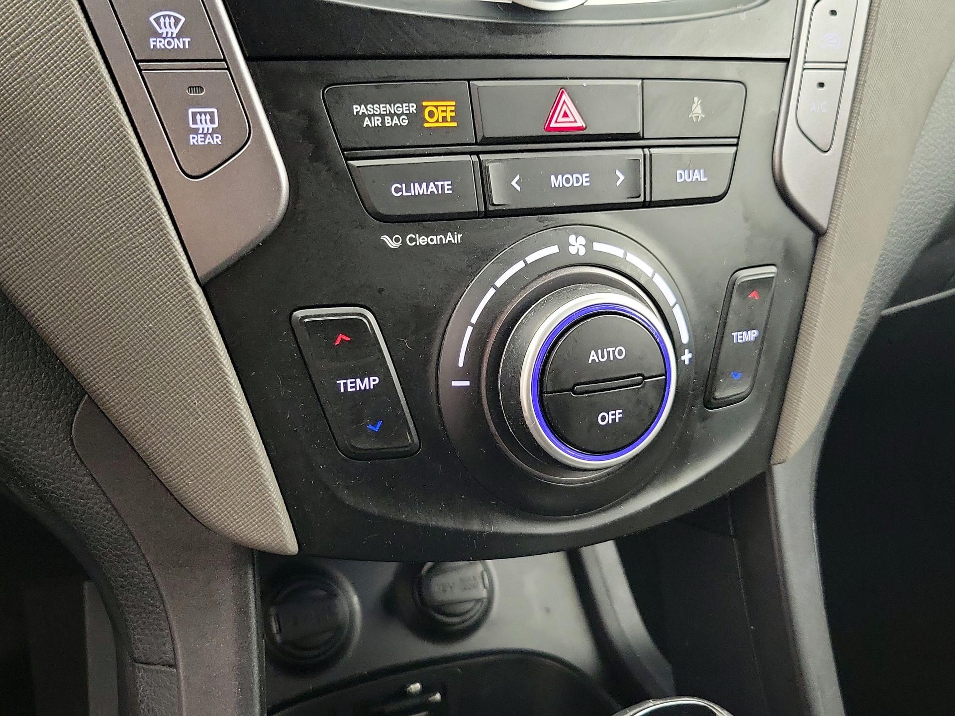 Thumbnail: 2015 Hyundai Santa Fe - 17