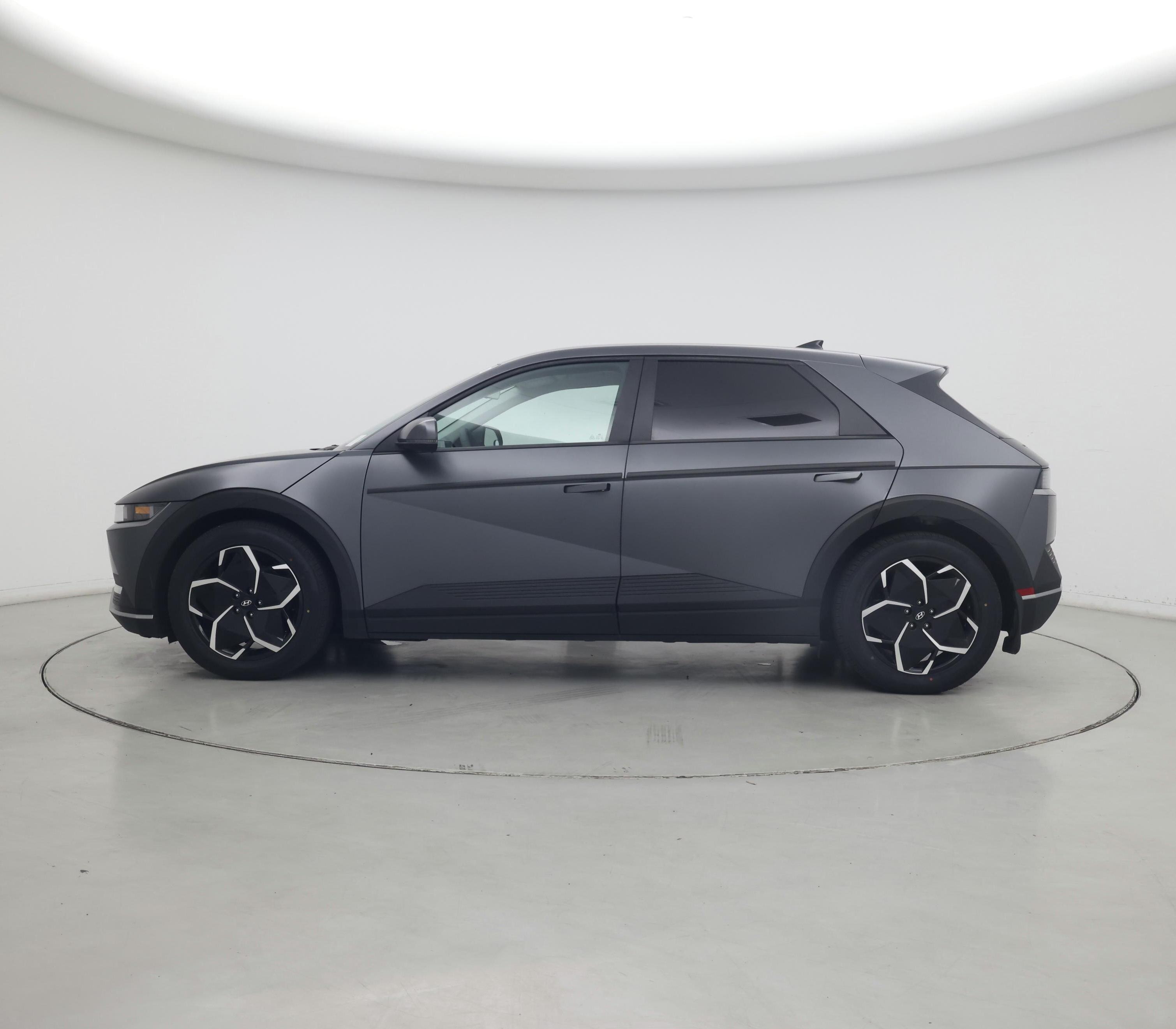 Thumbnail: 2023 Hyundai Ioniq 5 - 3