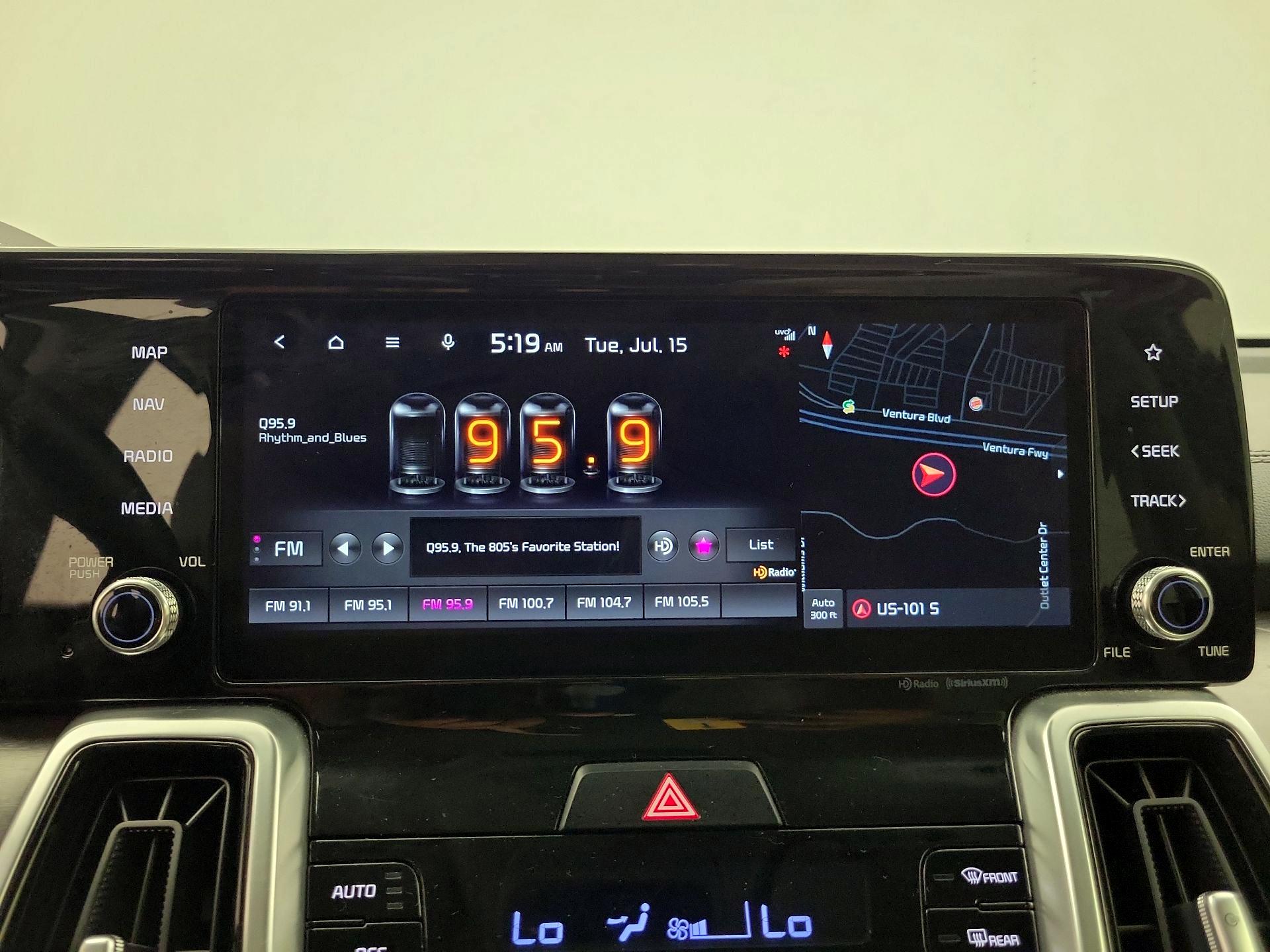 Thumbnail: 2022 Kia Sorento - 16
